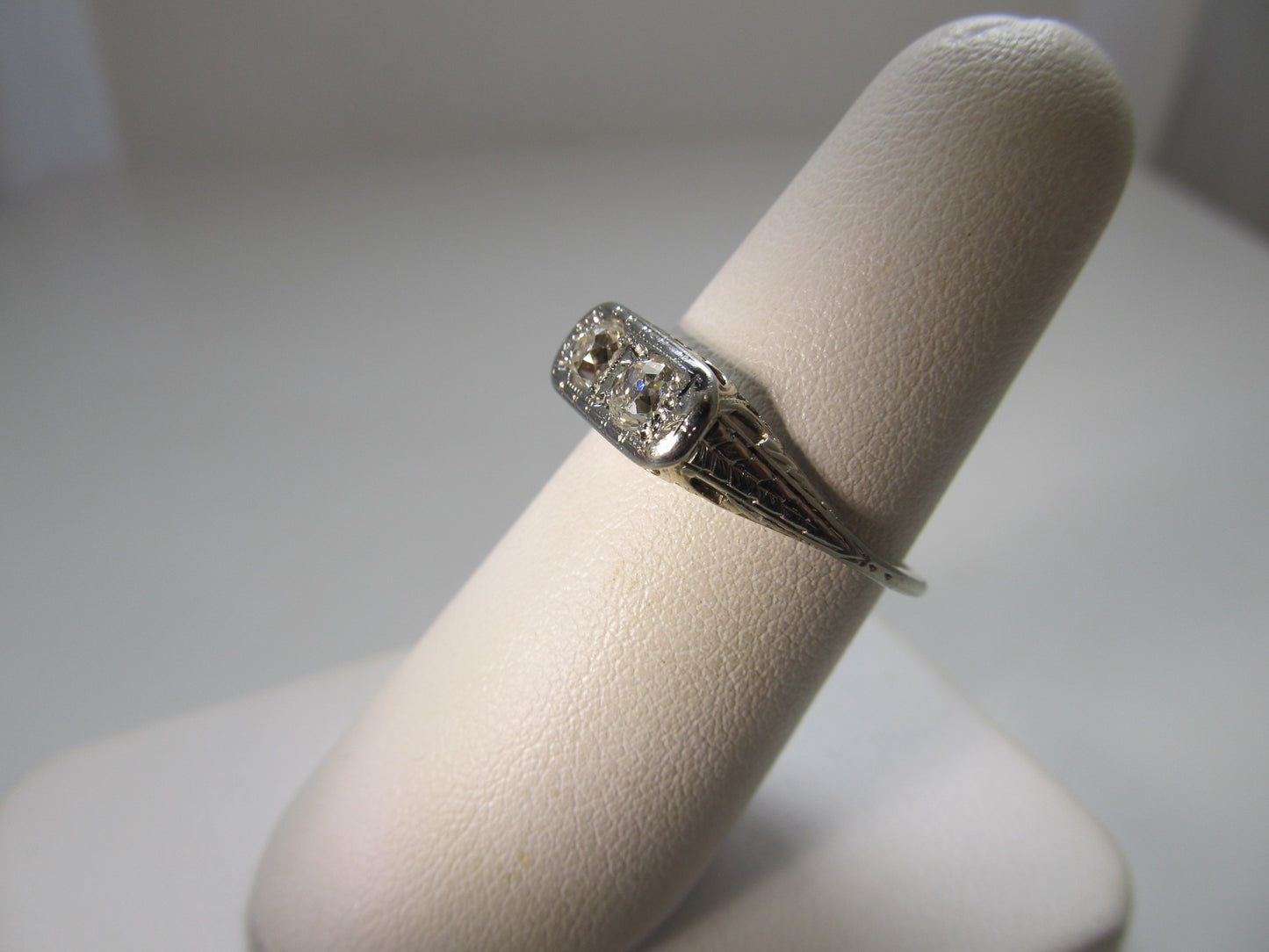 Vintage double diamond filigree ring