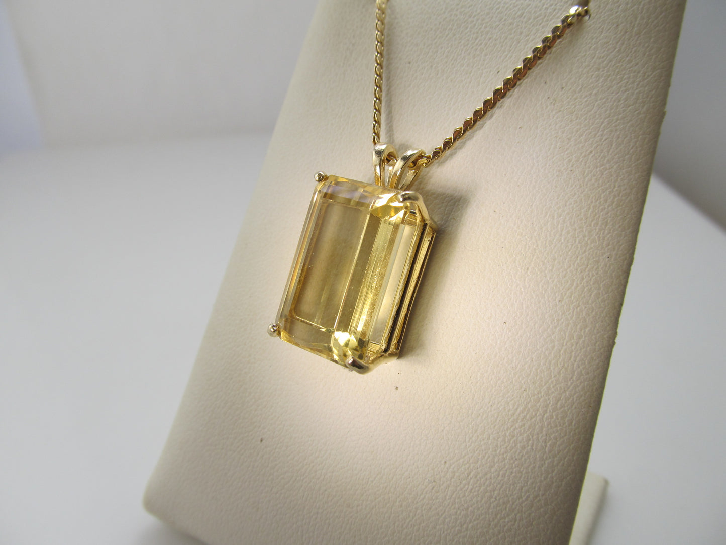 Sunny 12.50ct citrine necklace, 14k yellow gold