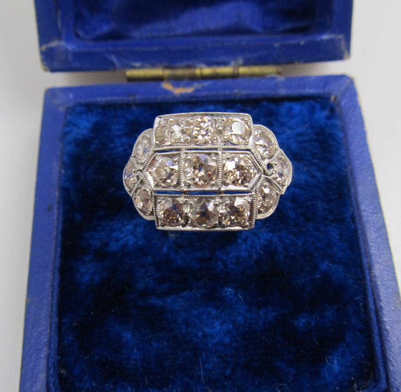 Antique Platinum Ring With 1.75cts In Old Cut Diamonds