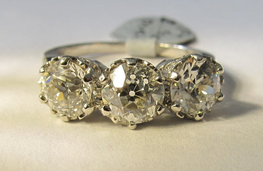 Platinum Ring With 3.30cts In Diamonds, Vs2-si1, F-g. Circa 1920