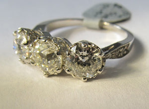 Platinum Ring With 3.30cts In Diamonds, Vs2-si1, F-g. Circa 1920