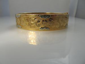 Vintage hand engraved 18k bangle bracelet