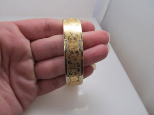 Vintage hand engraved 18k bangle bracelet