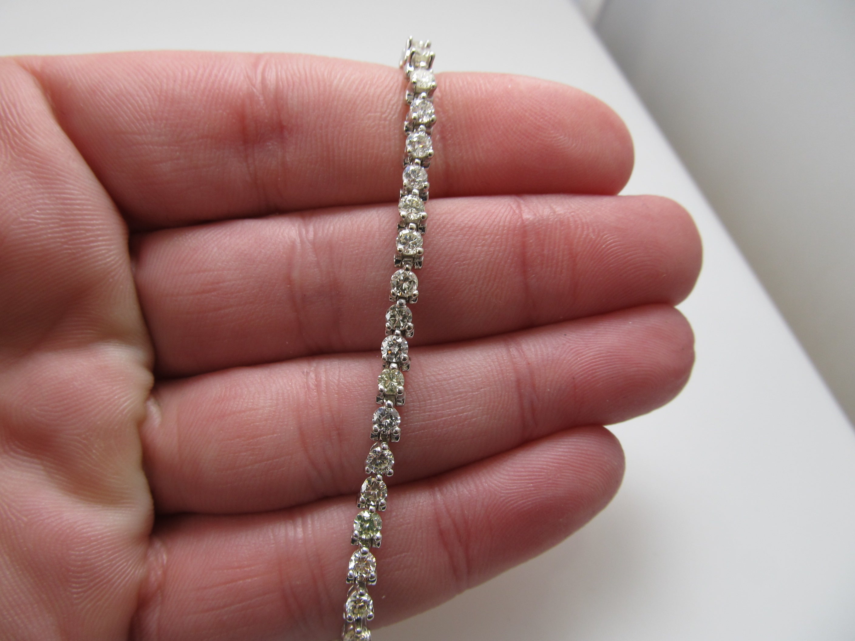 14k white gold diamond tennis bracelet