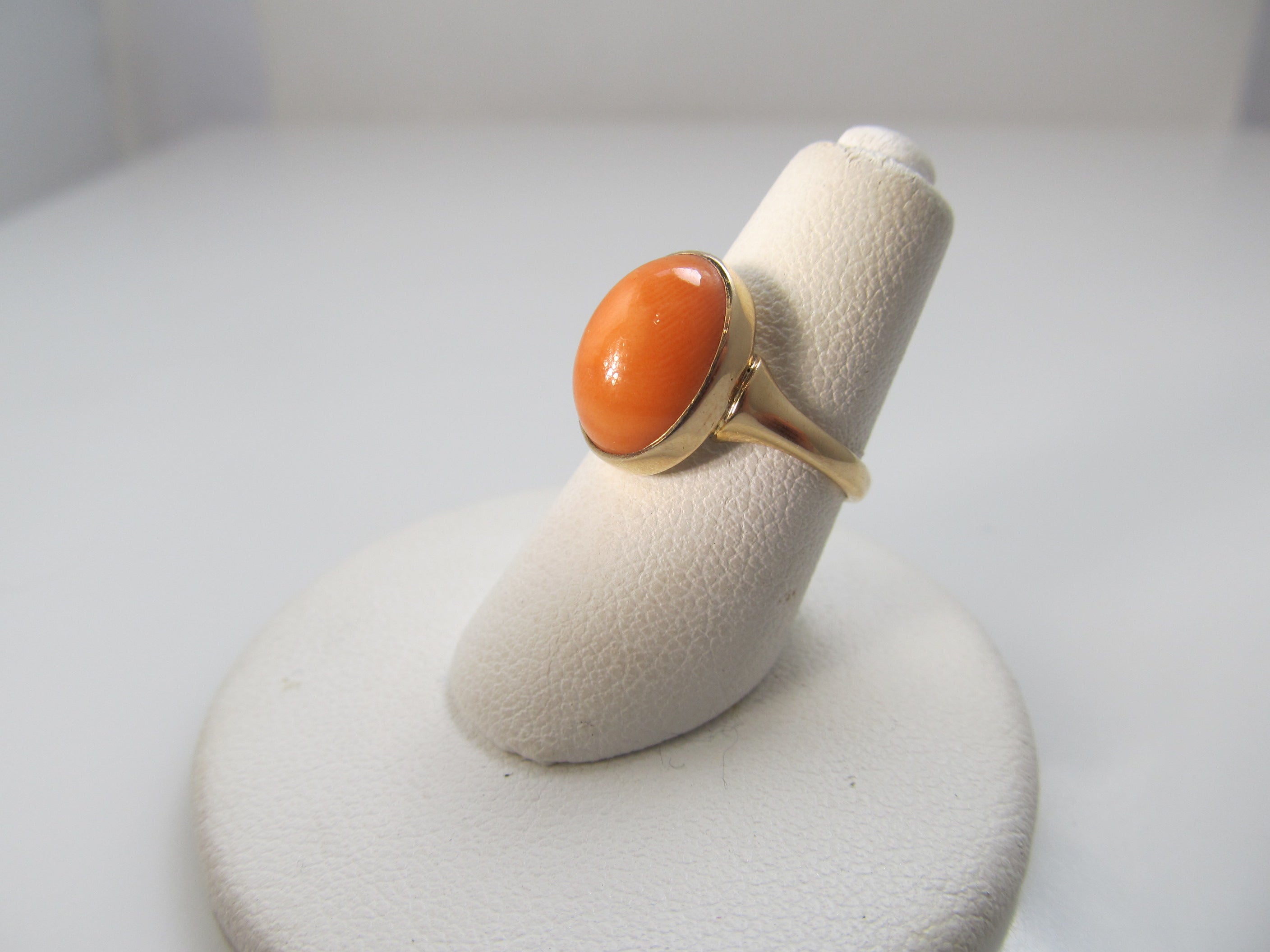 Antique 14k salmon coral ring