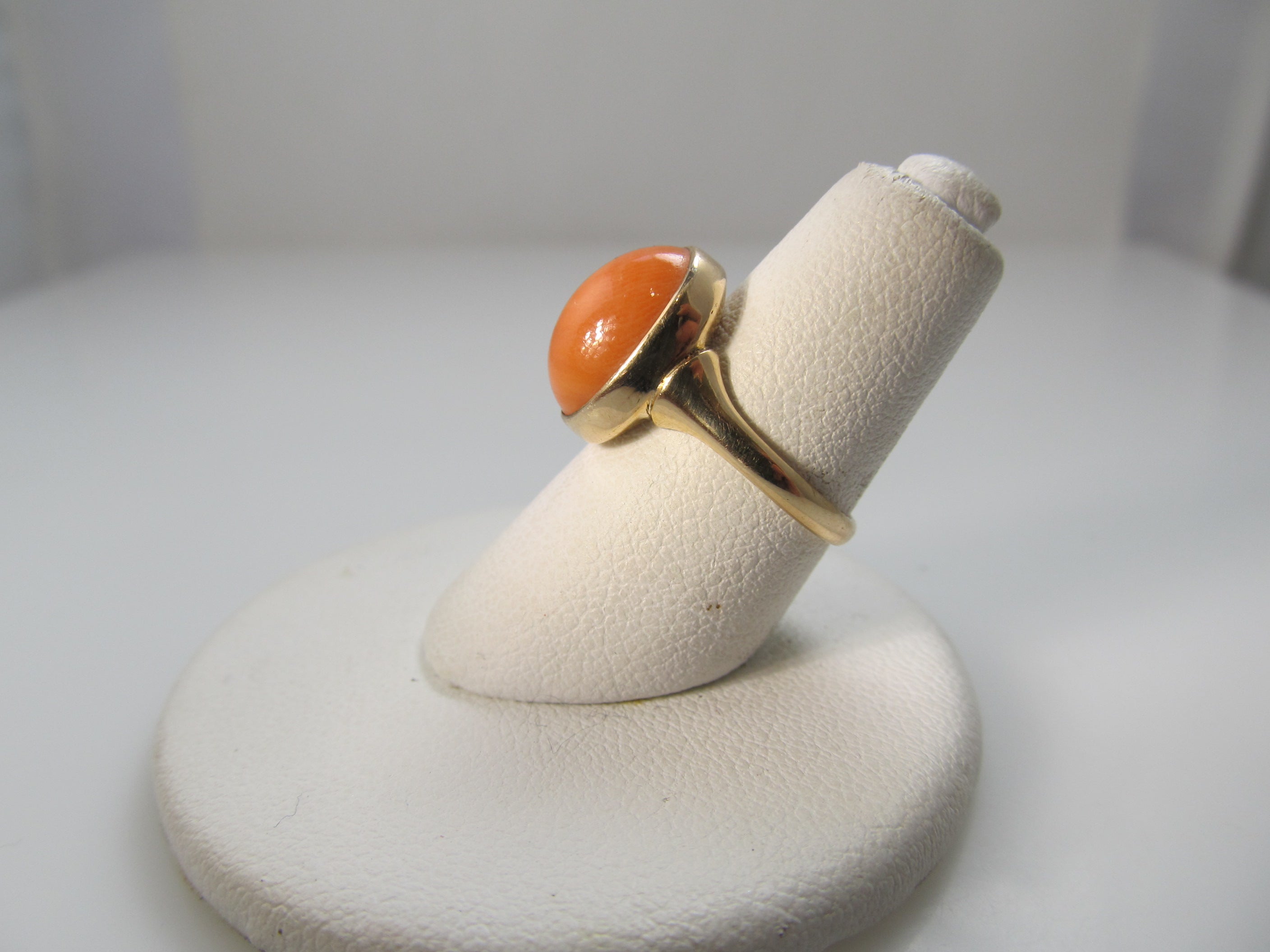 Antique 14k salmon coral ring