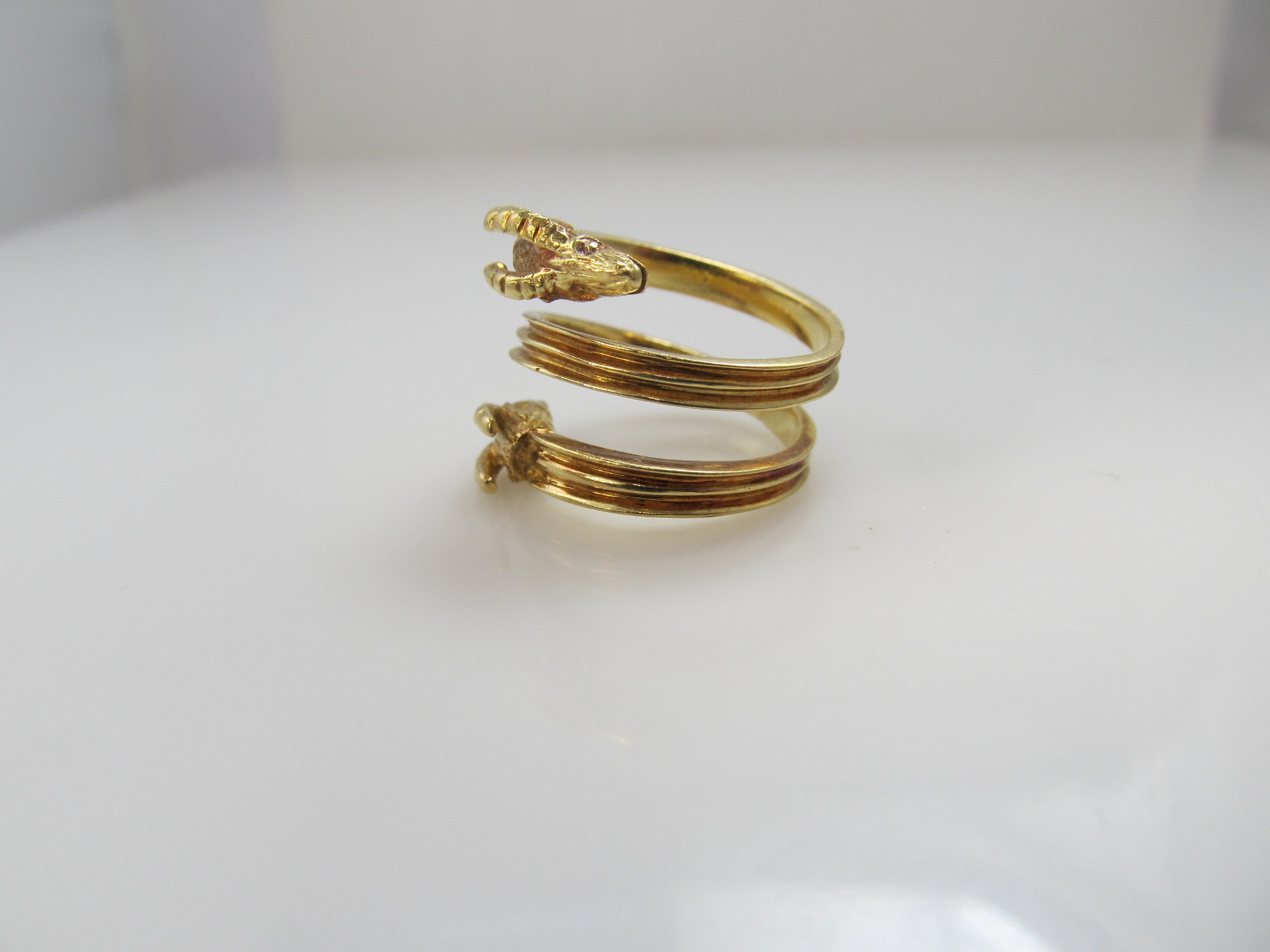 Vintage 22k double ram head wrap ring