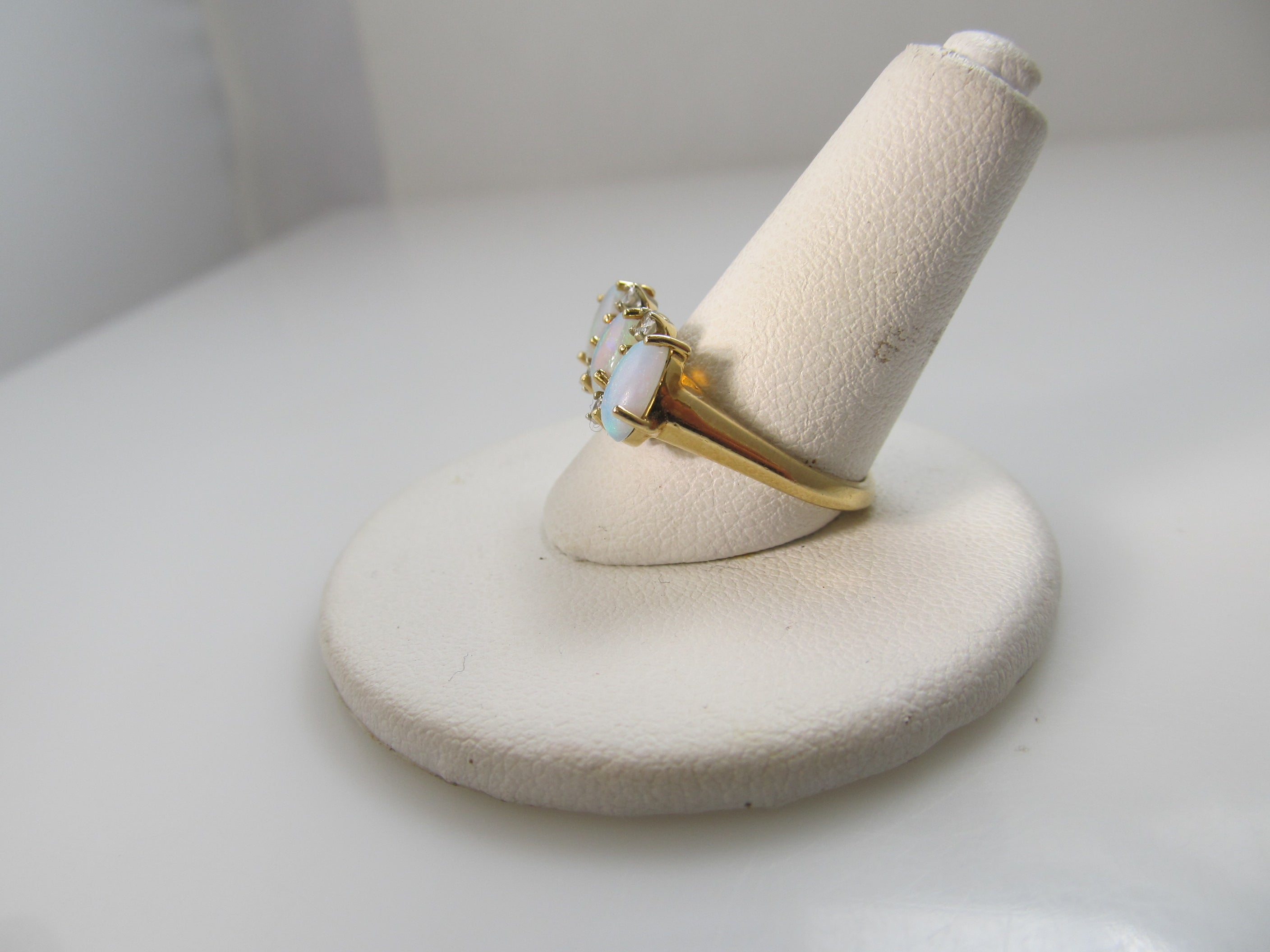 Vintage 3 stone opal diamond ring