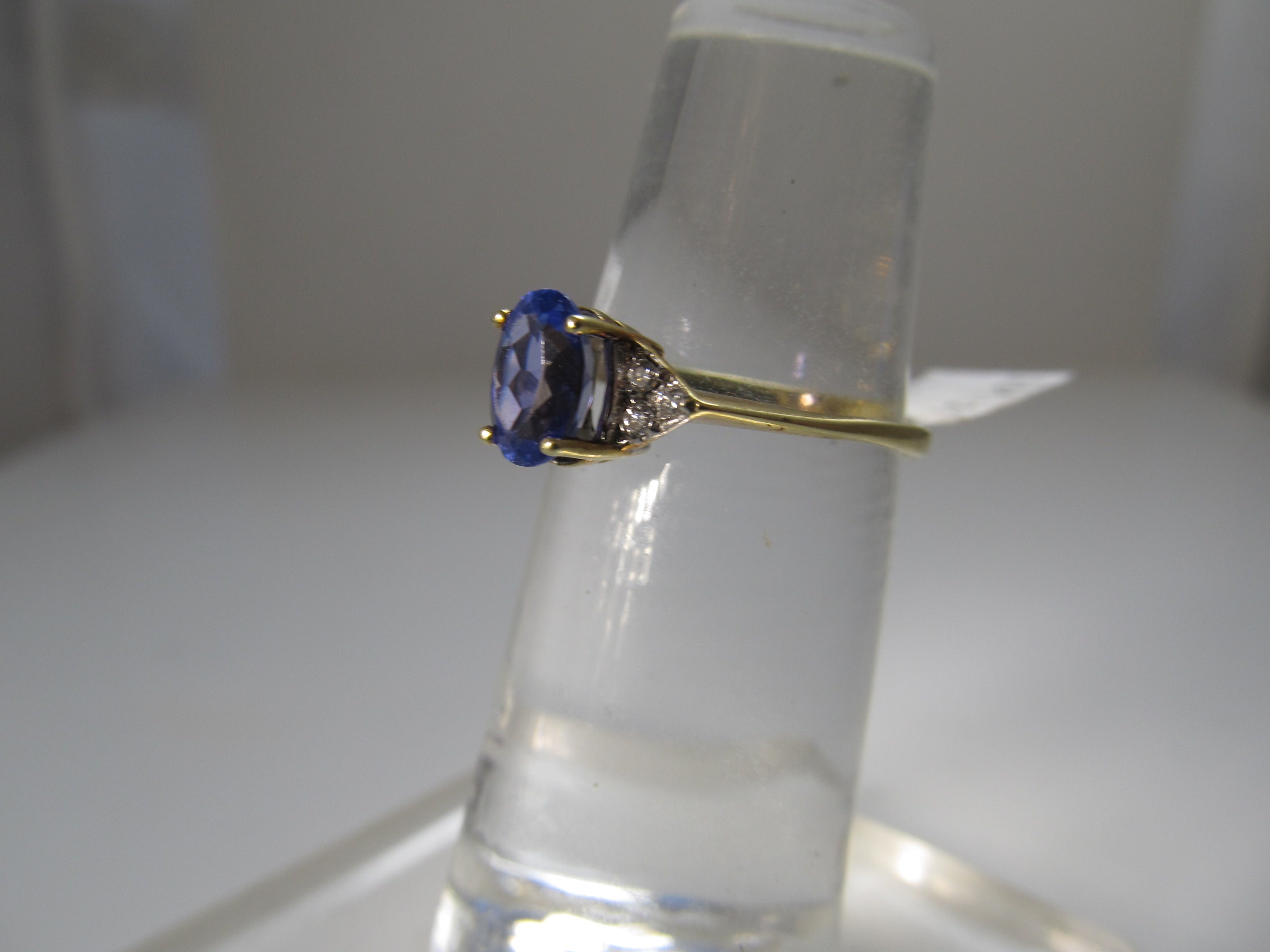 Modern tanzanite diamond ring