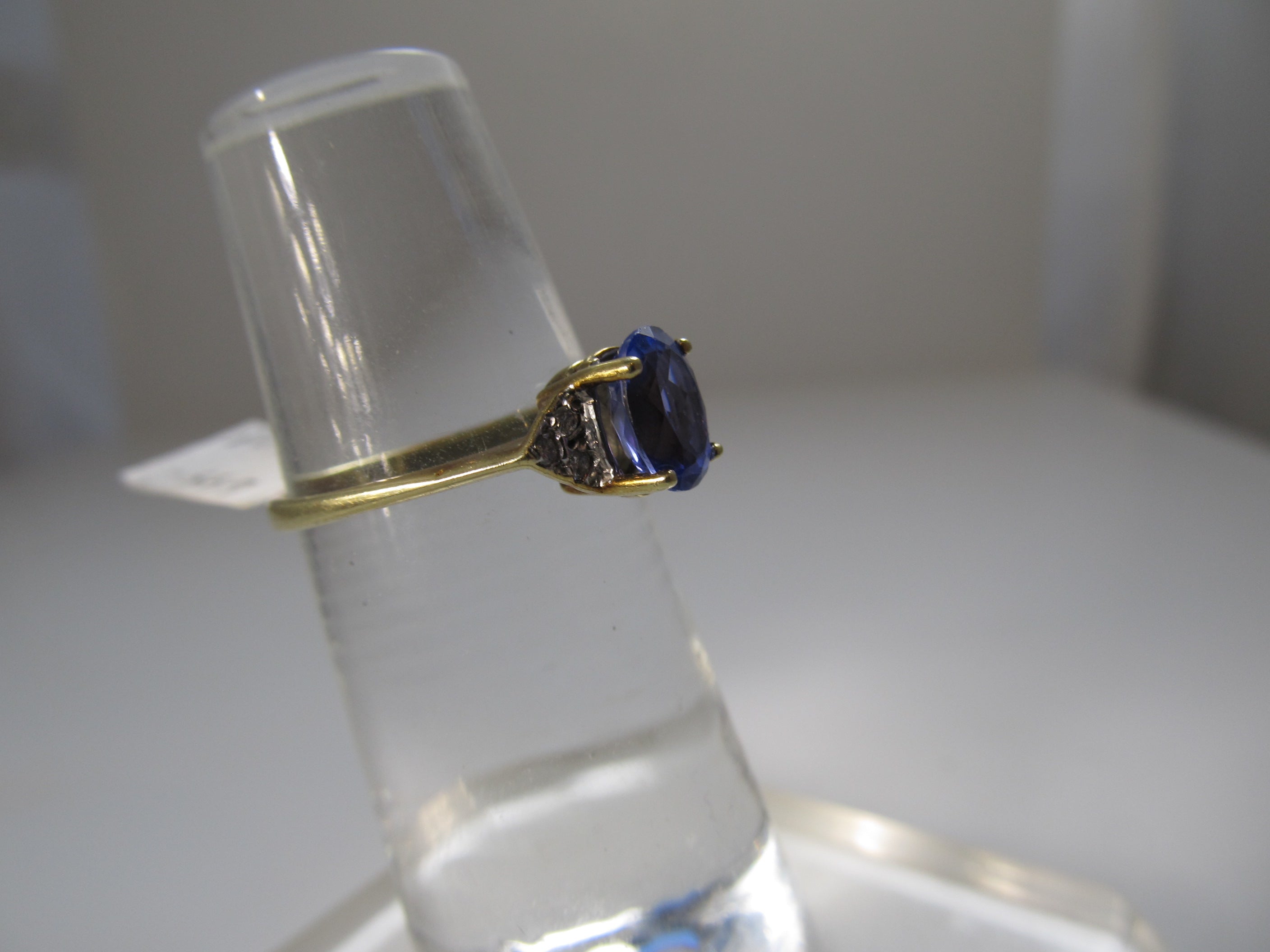 Modern tanzanite diamond ring