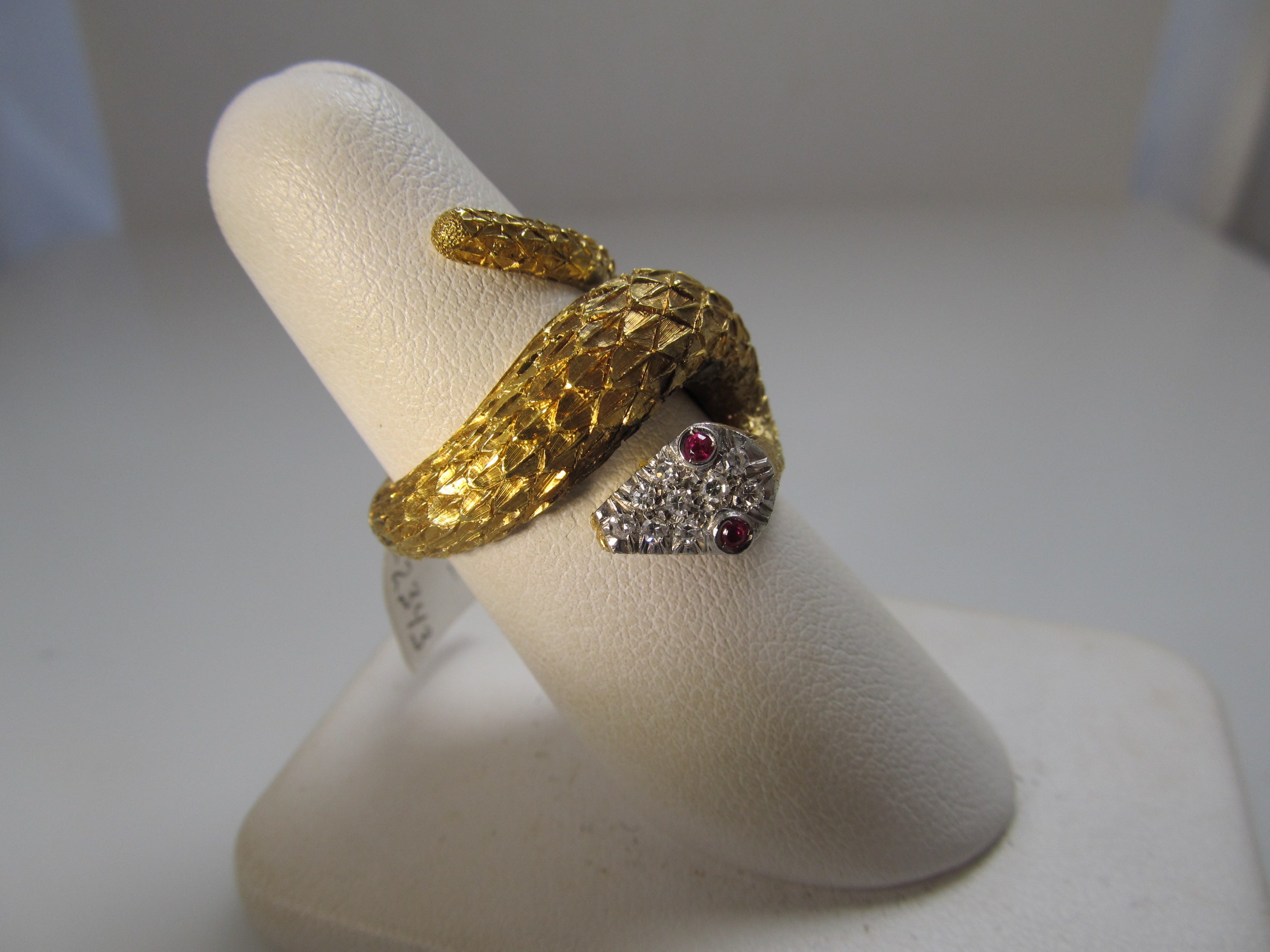 Vintage textured snake ring