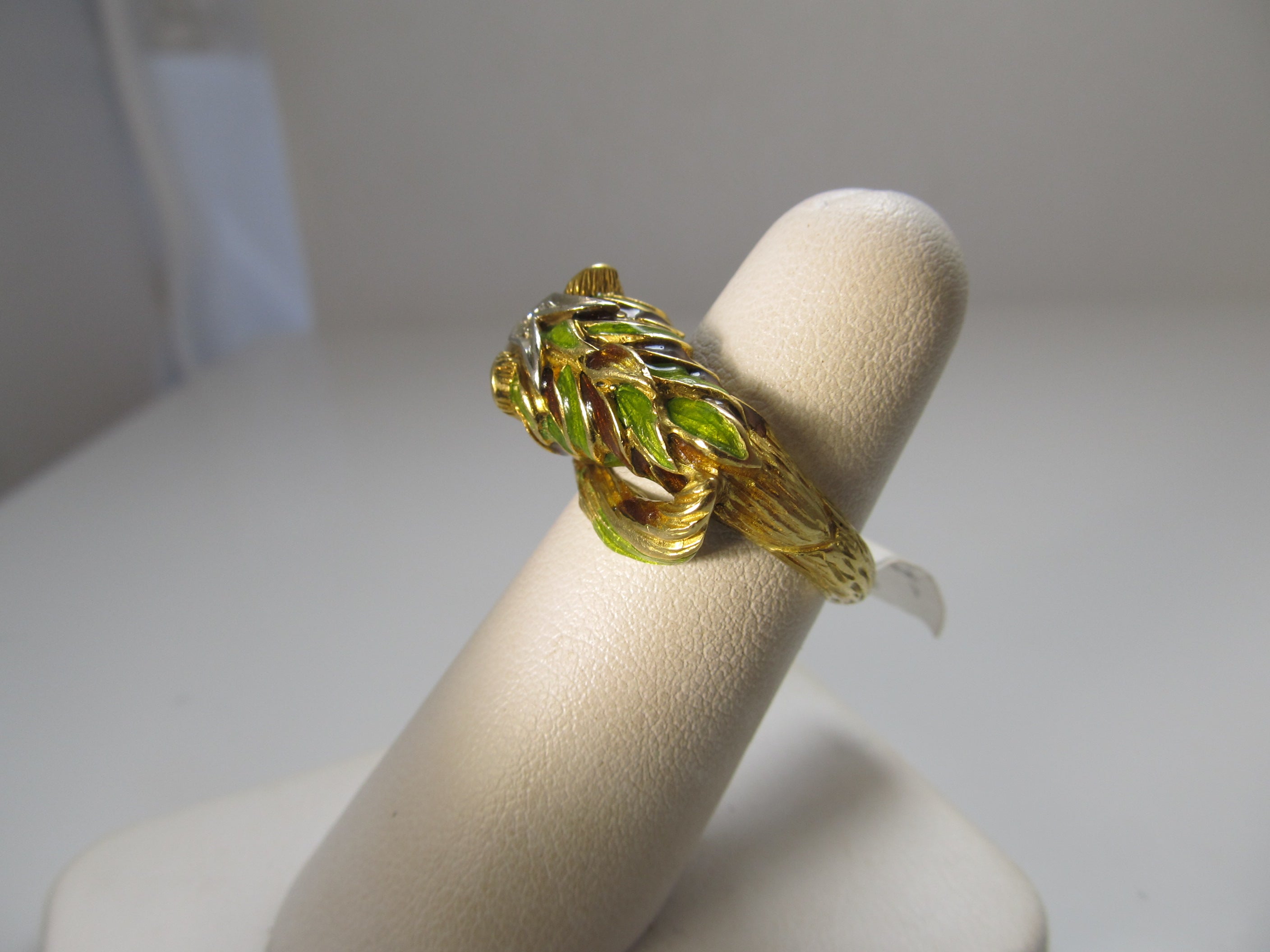 Vintage enamel lion ring