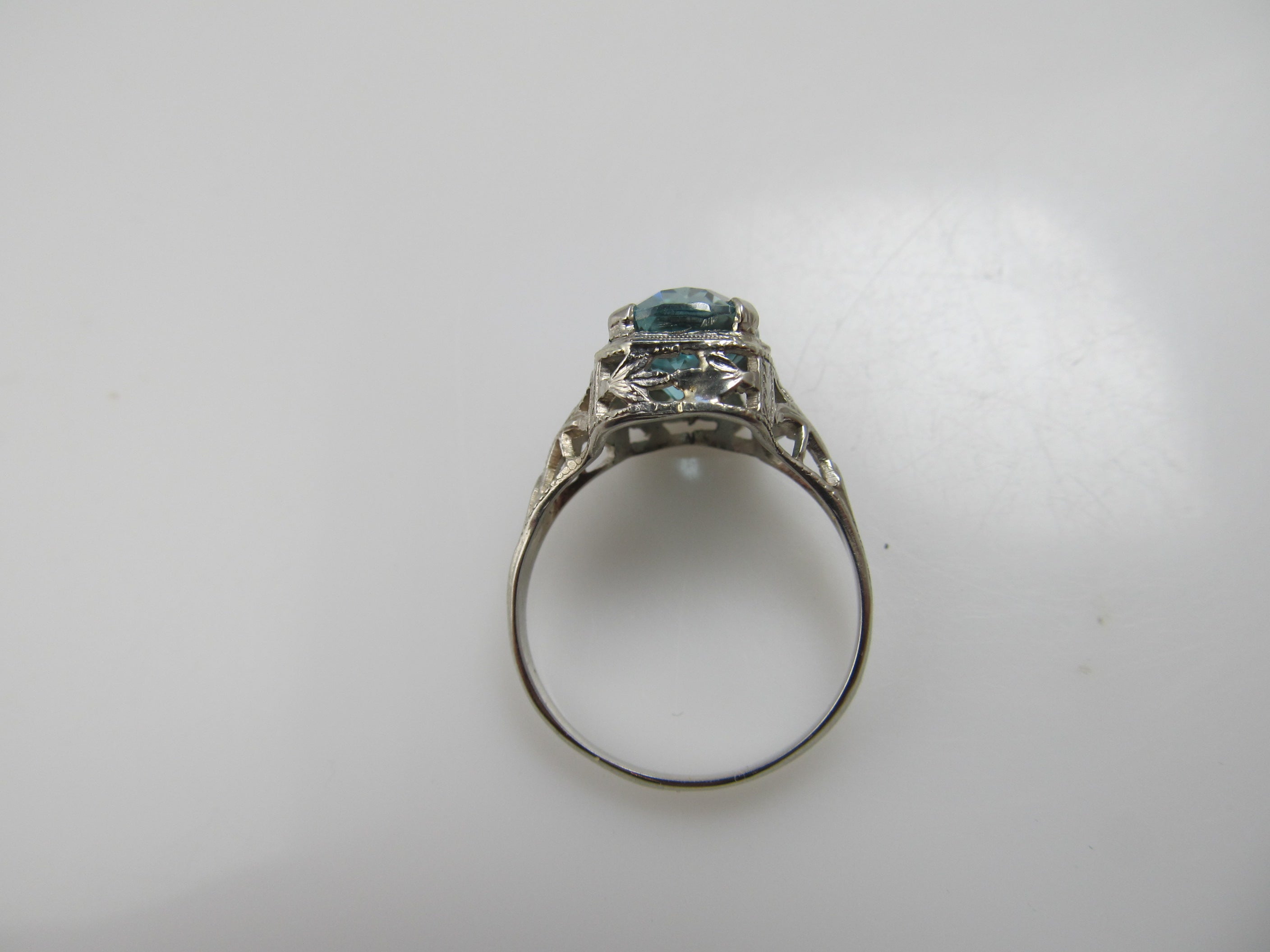 Vintage 14k white gold filigree blue zircon ring