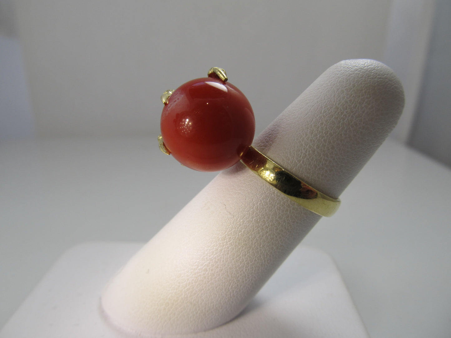 Vintage claw ring with coral