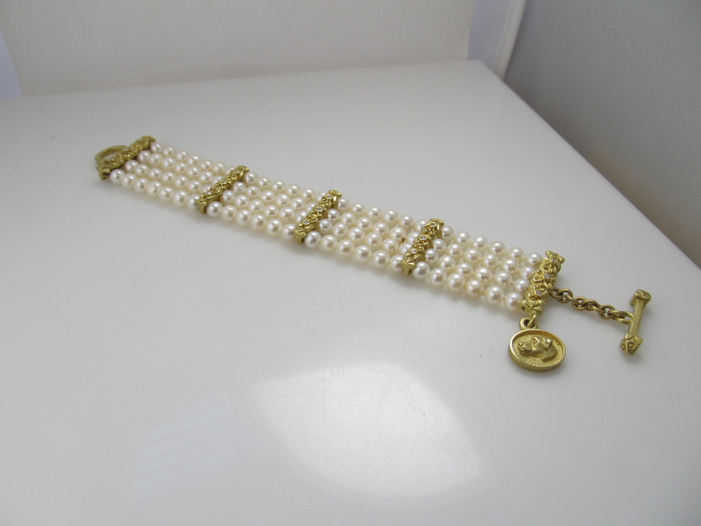 Douglas Elliott 18k diamod pearl bracelet