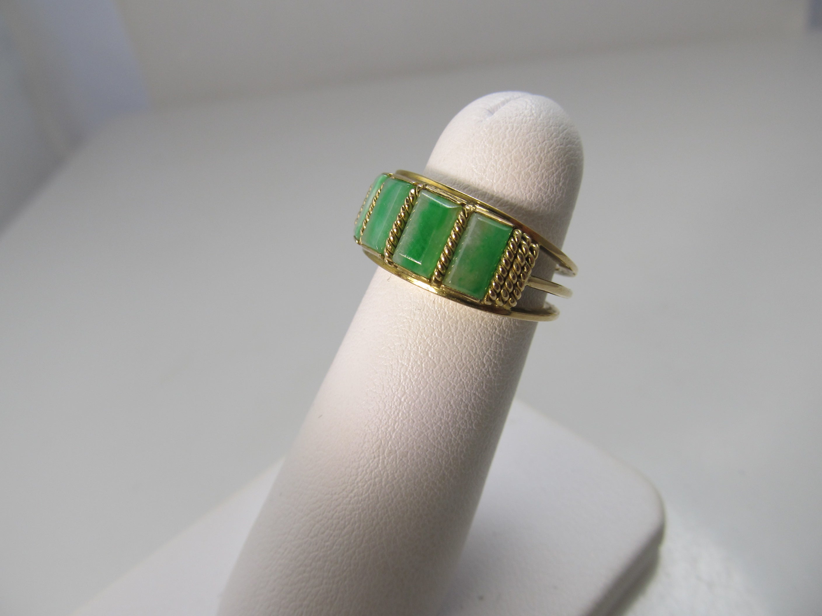 Vintage jade inlay band, 14k yellow gold