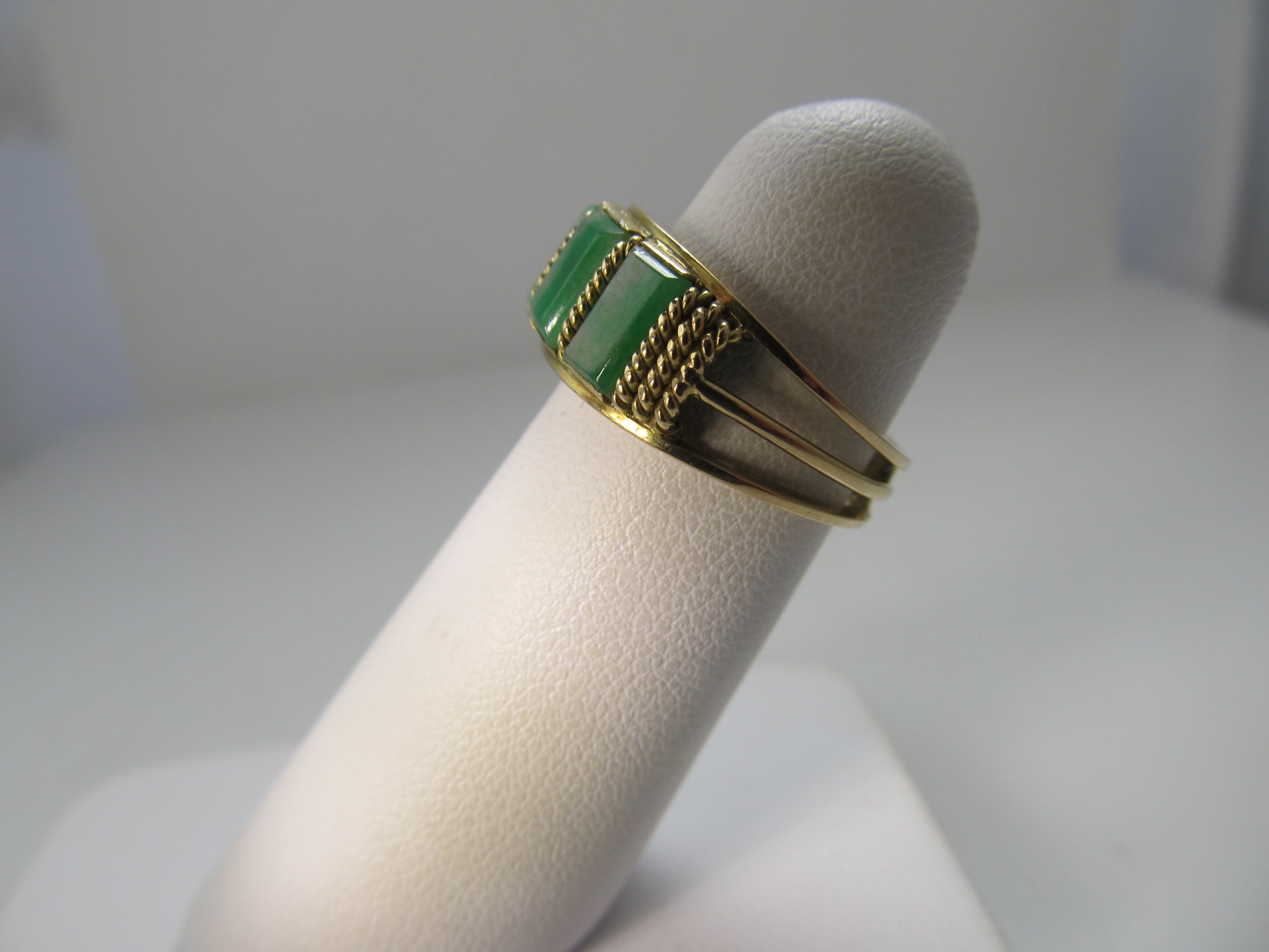 Vintage jade inlay band, 14k yellow gold