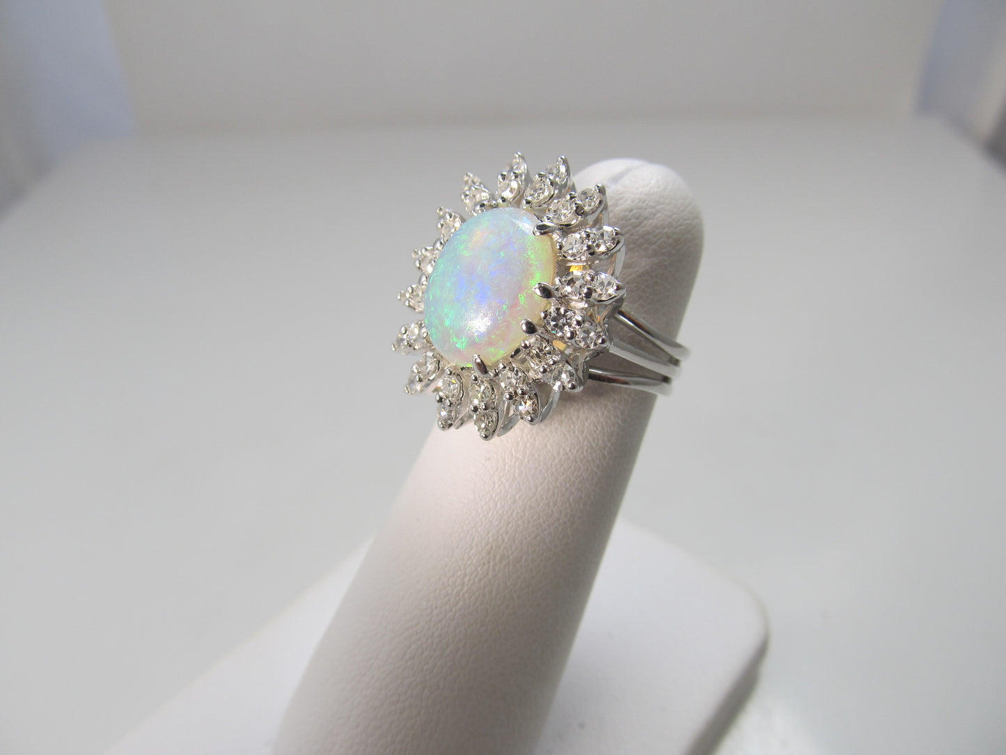 2.50ct opal diamond ring, 14k white gold