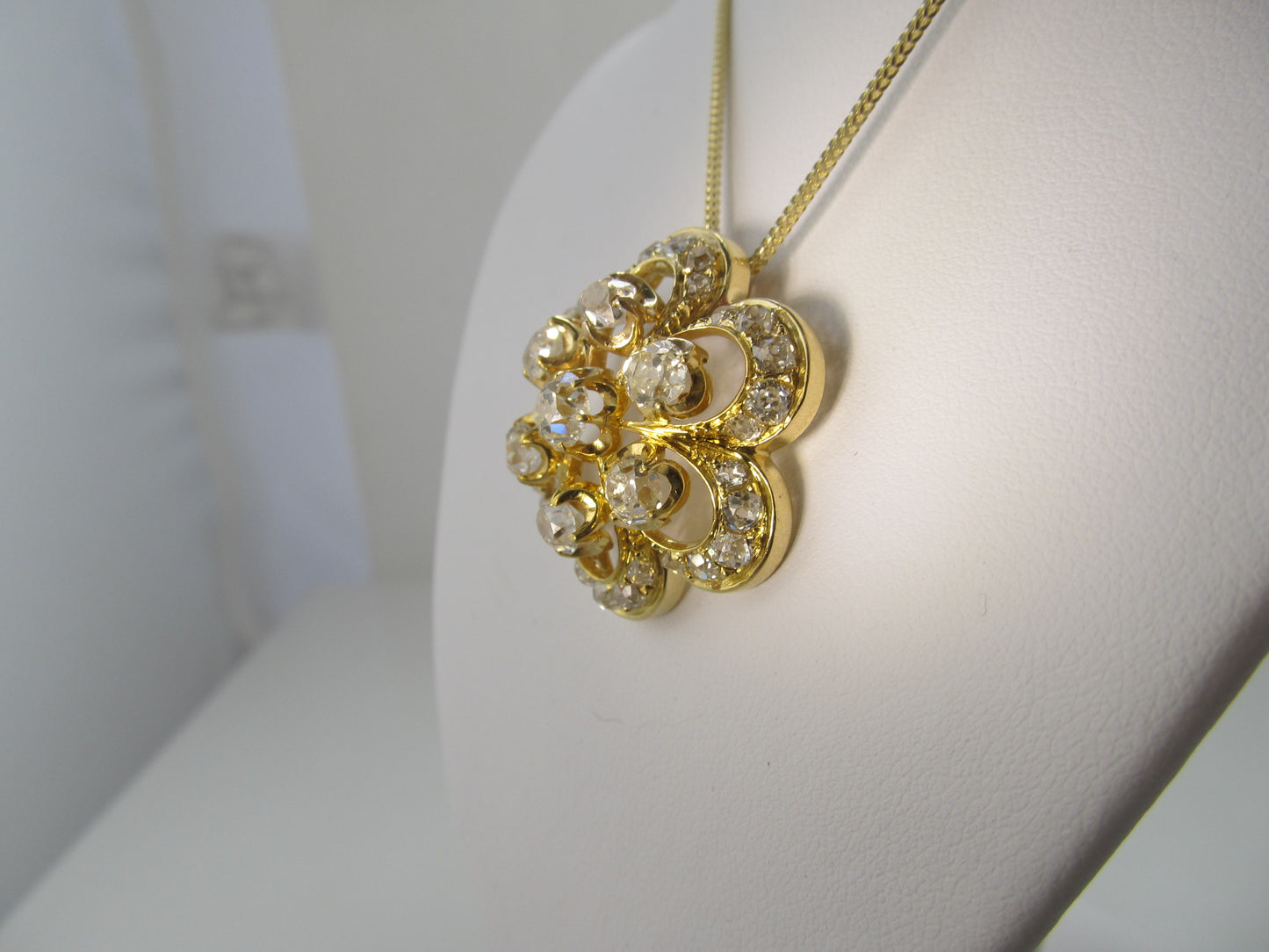 Victorian 3.20ct diamond necklace