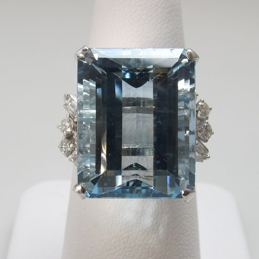 Amazing 14k white gold 19.00 aquamarine diamond ring