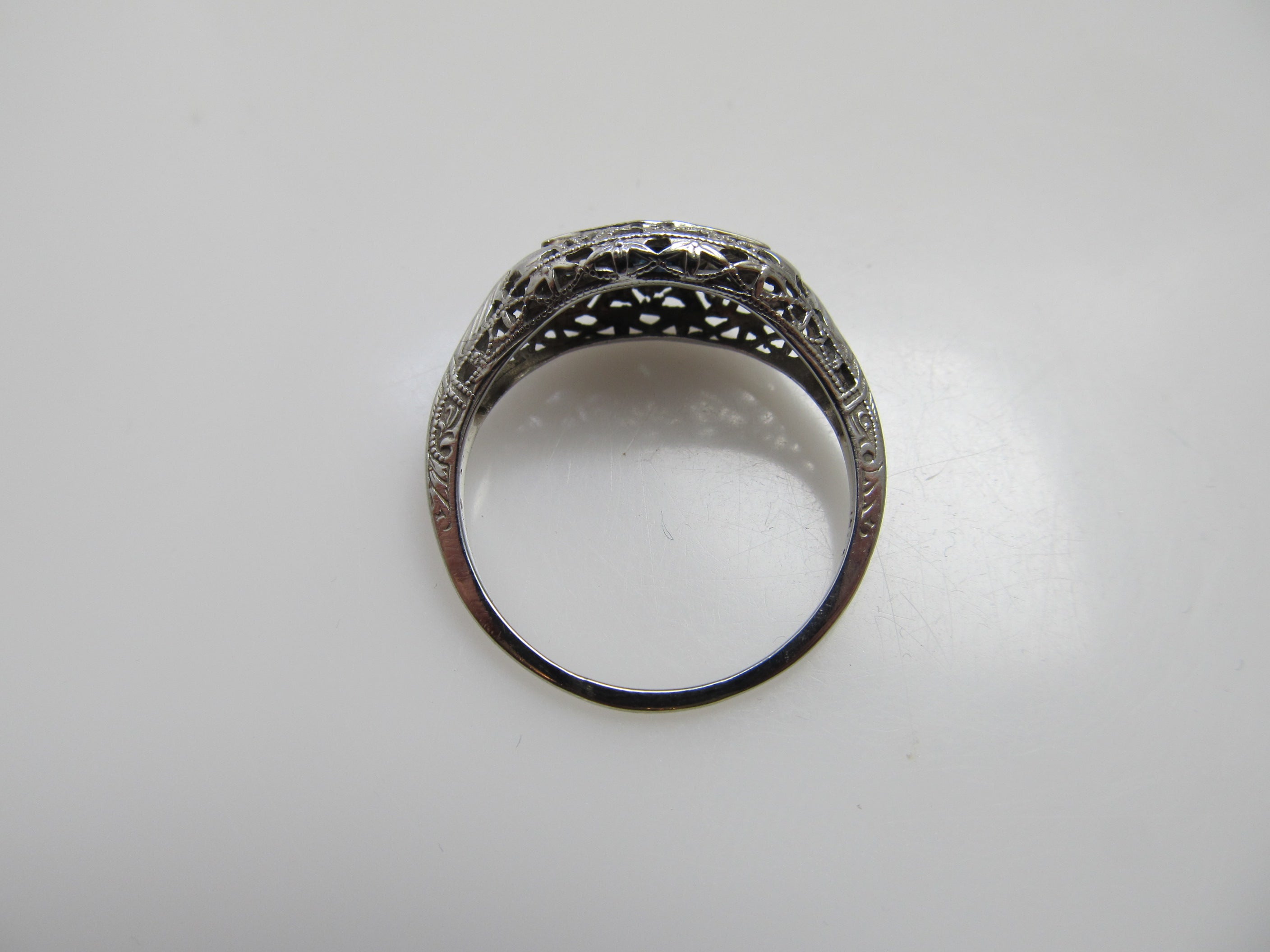 Vintage 18k white gold filigree sapphire diamond ring
