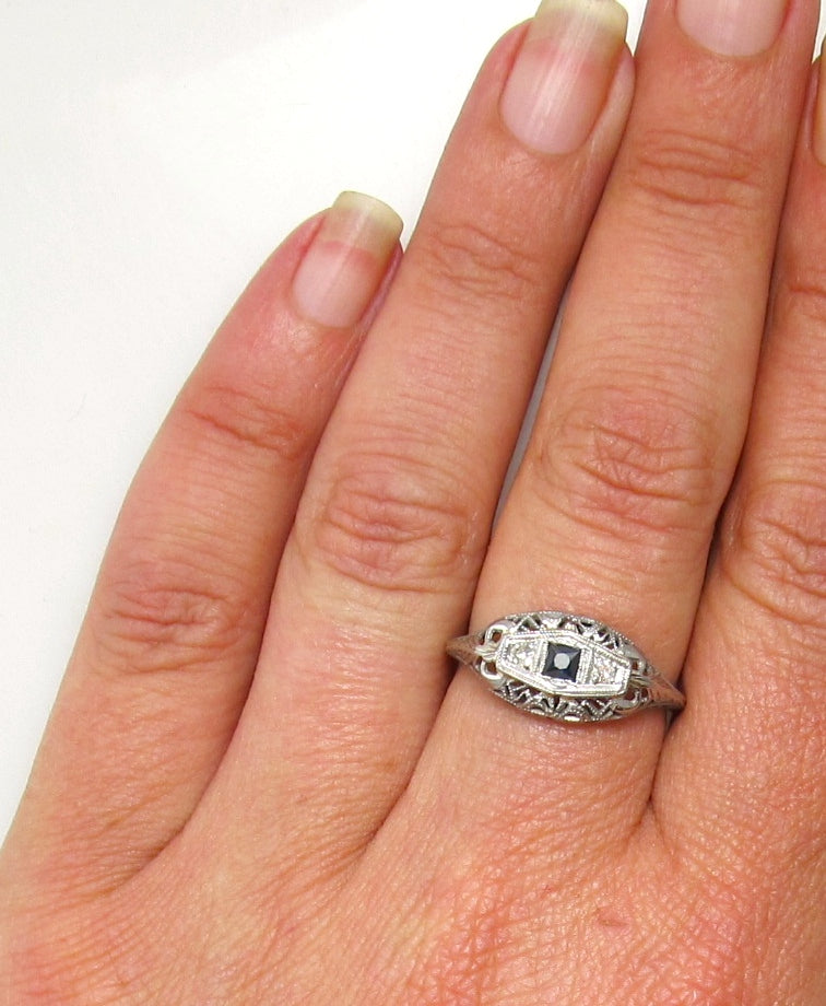 Vintage 18k white gold filigree sapphire diamond ring