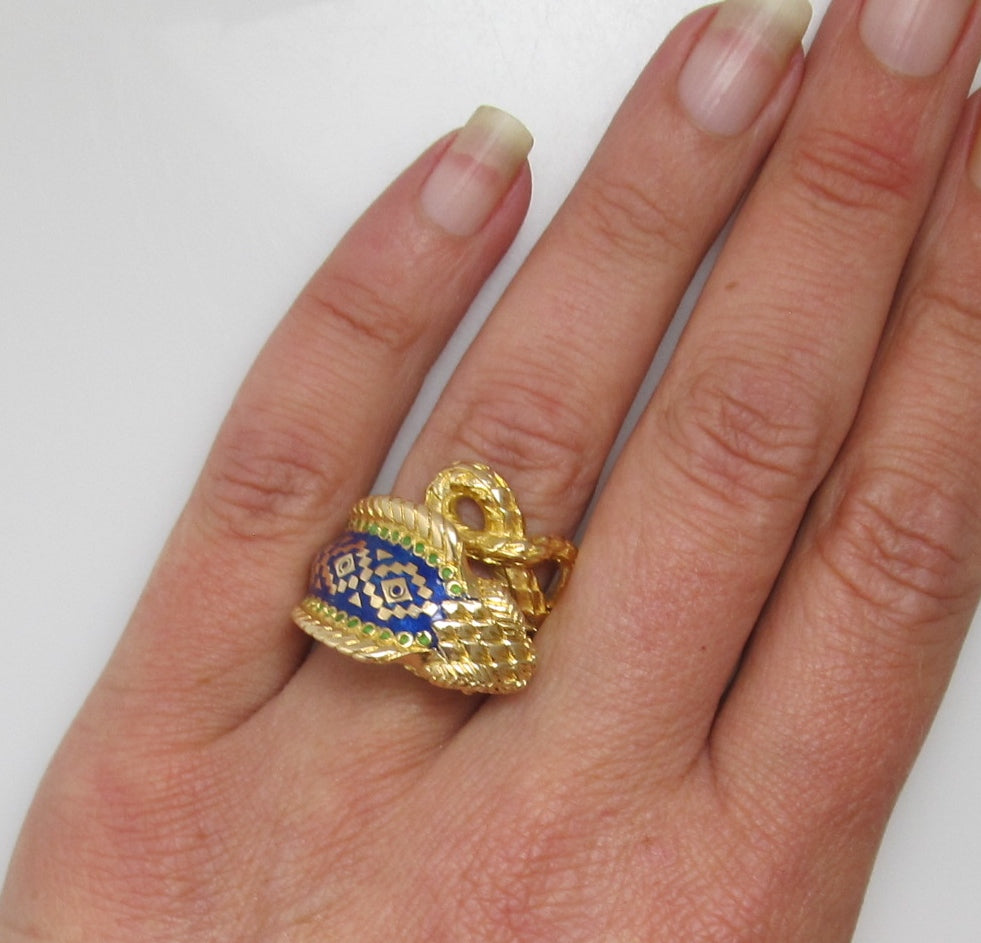 Super cool 18k enamel cobra snake ring