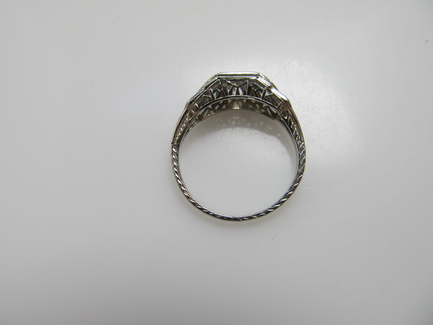 Vintage 18k white gold 3 stone diamond ring
