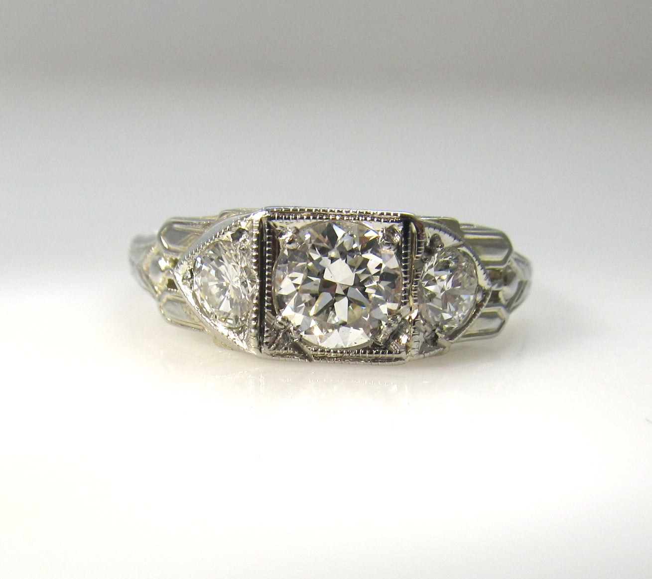 Vintage 18k white gold 3 stone diamond ring