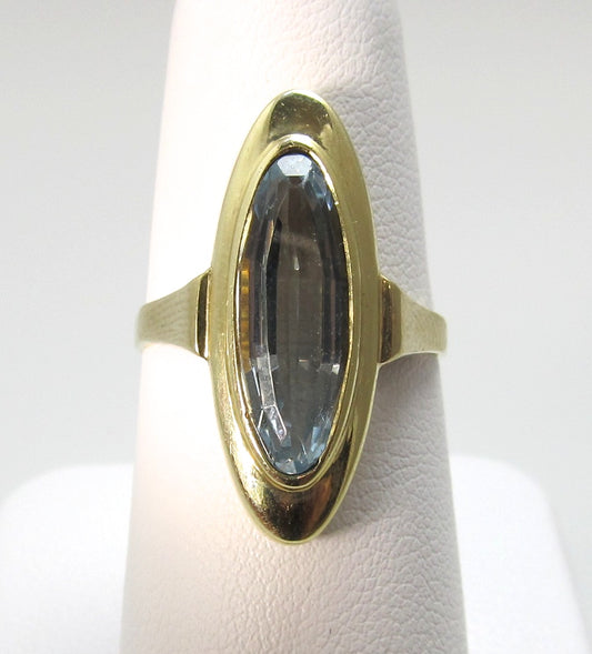 Vintage 14k yellow gold aquamarine ring