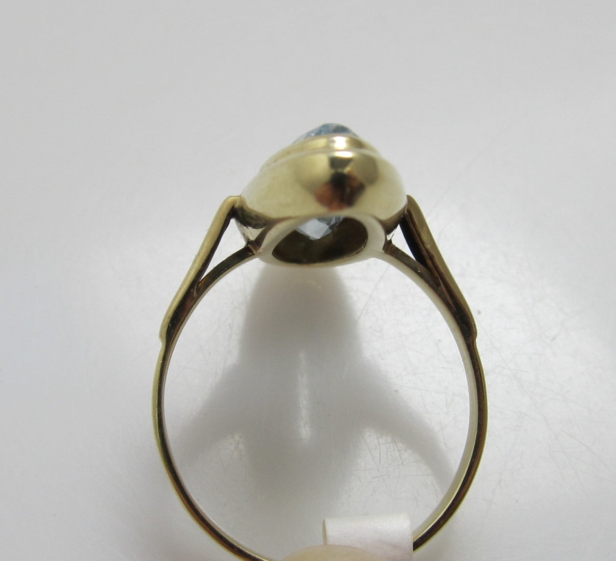 Vintage 14k yellow gold aquamarine ring