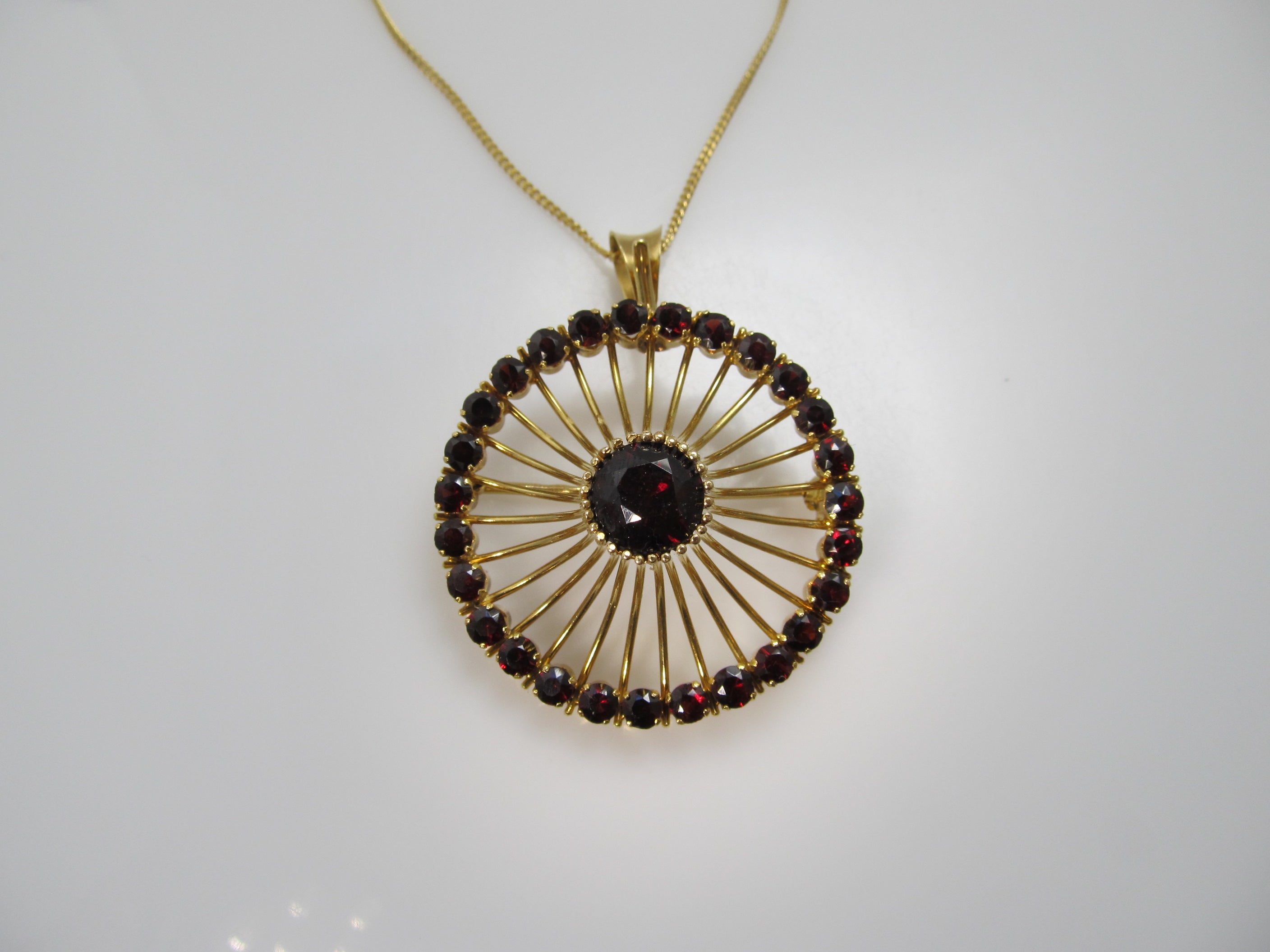 Vintage retro 18k yellow gold garnet necklace