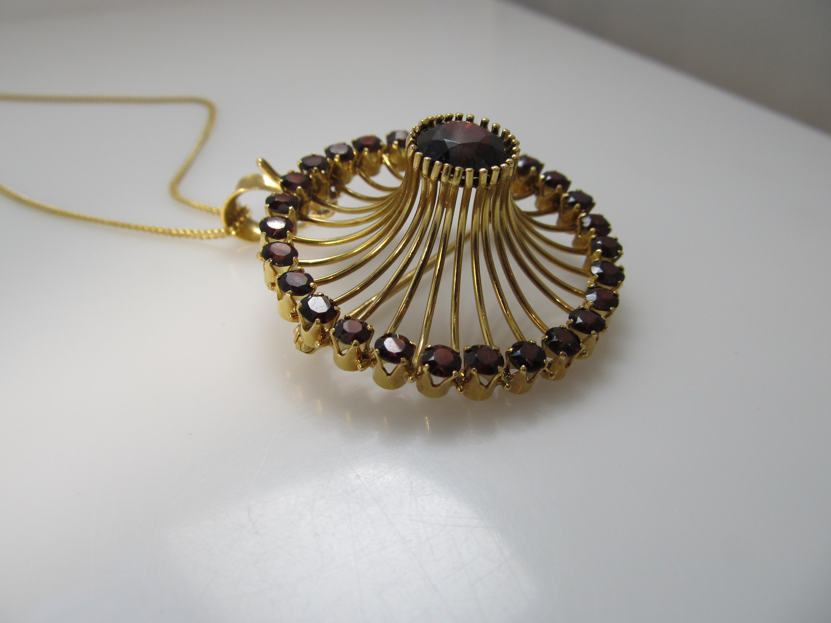 Vintage retro 18k yellow gold garnet necklace