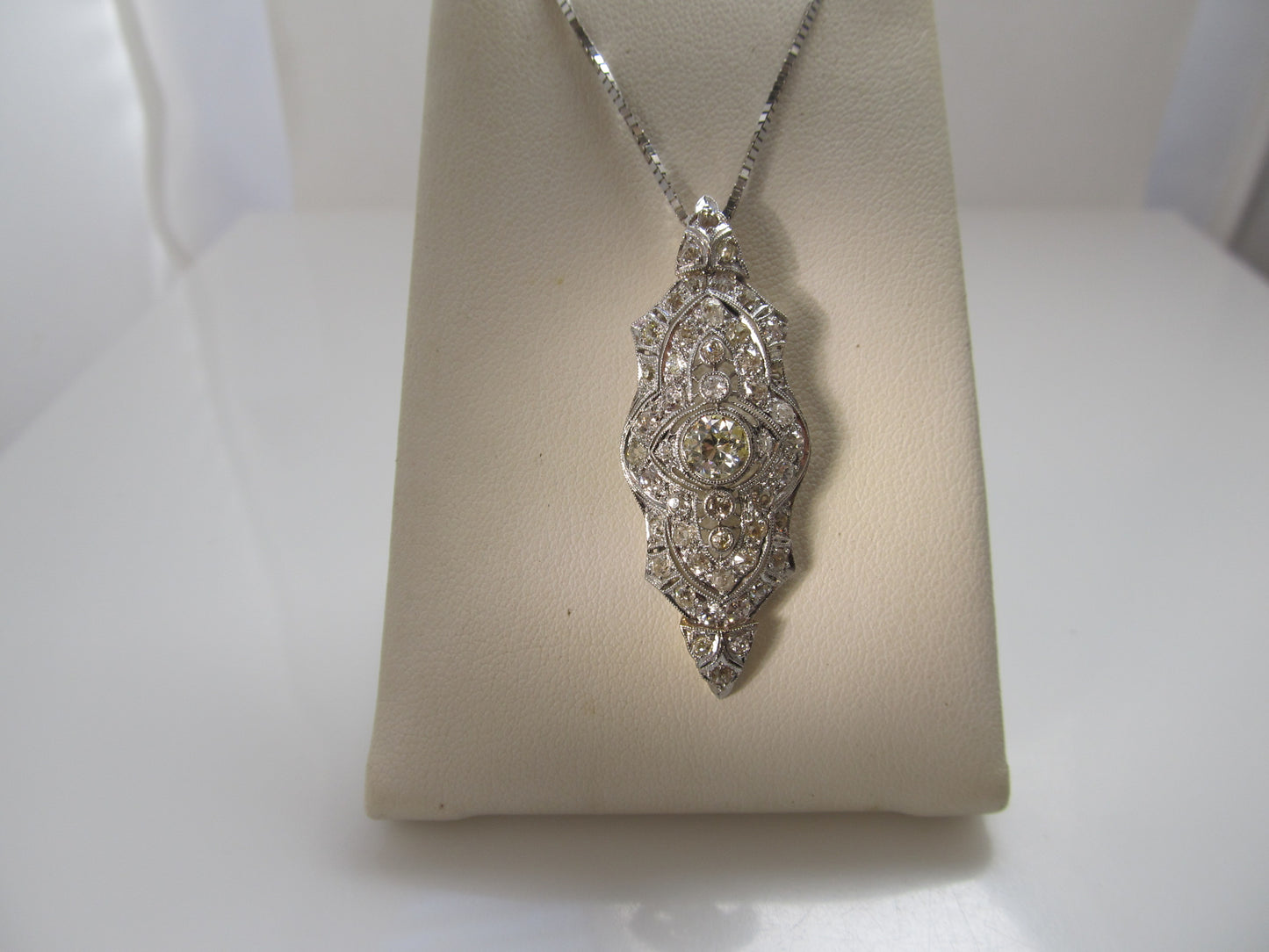 Art Deco 2.00ct diamond necklace in platinum
