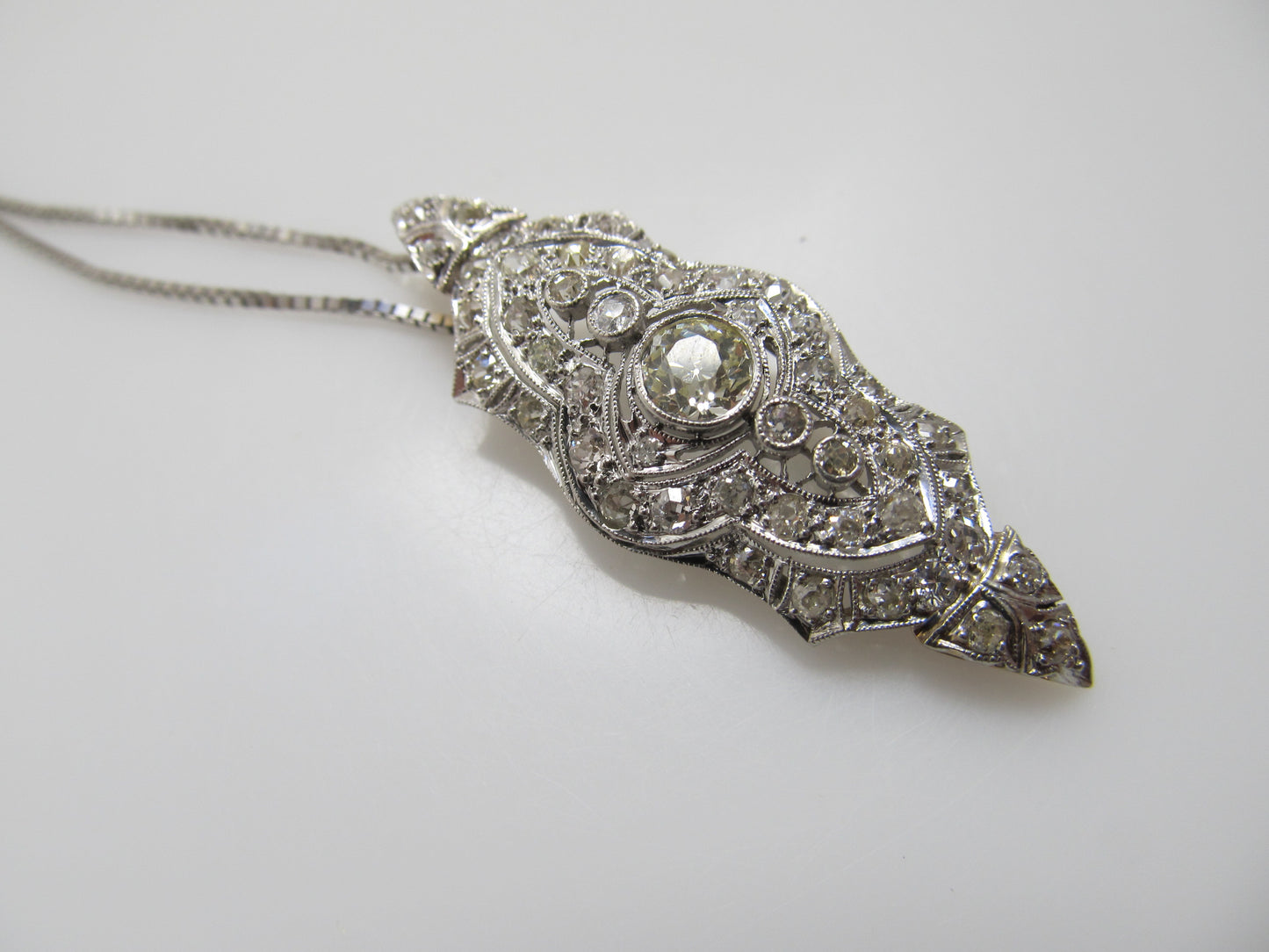 Art Deco 2.00ct diamond necklace in platinum