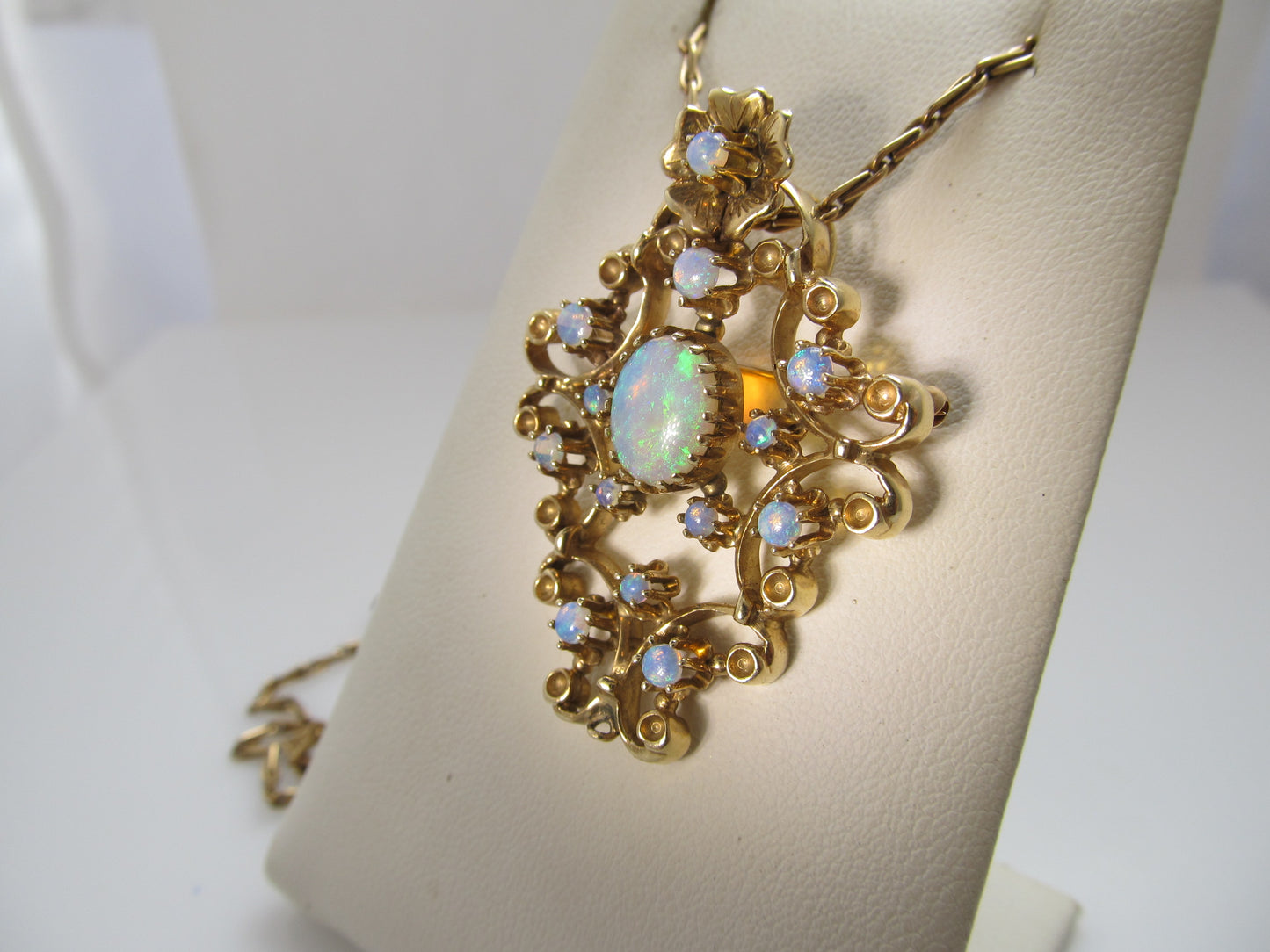 Vintage 14k rose gold opal necklace