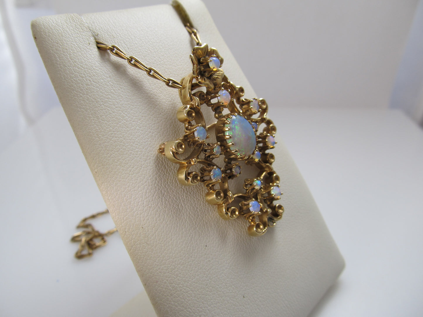 Vintage 14k rose gold opal necklace