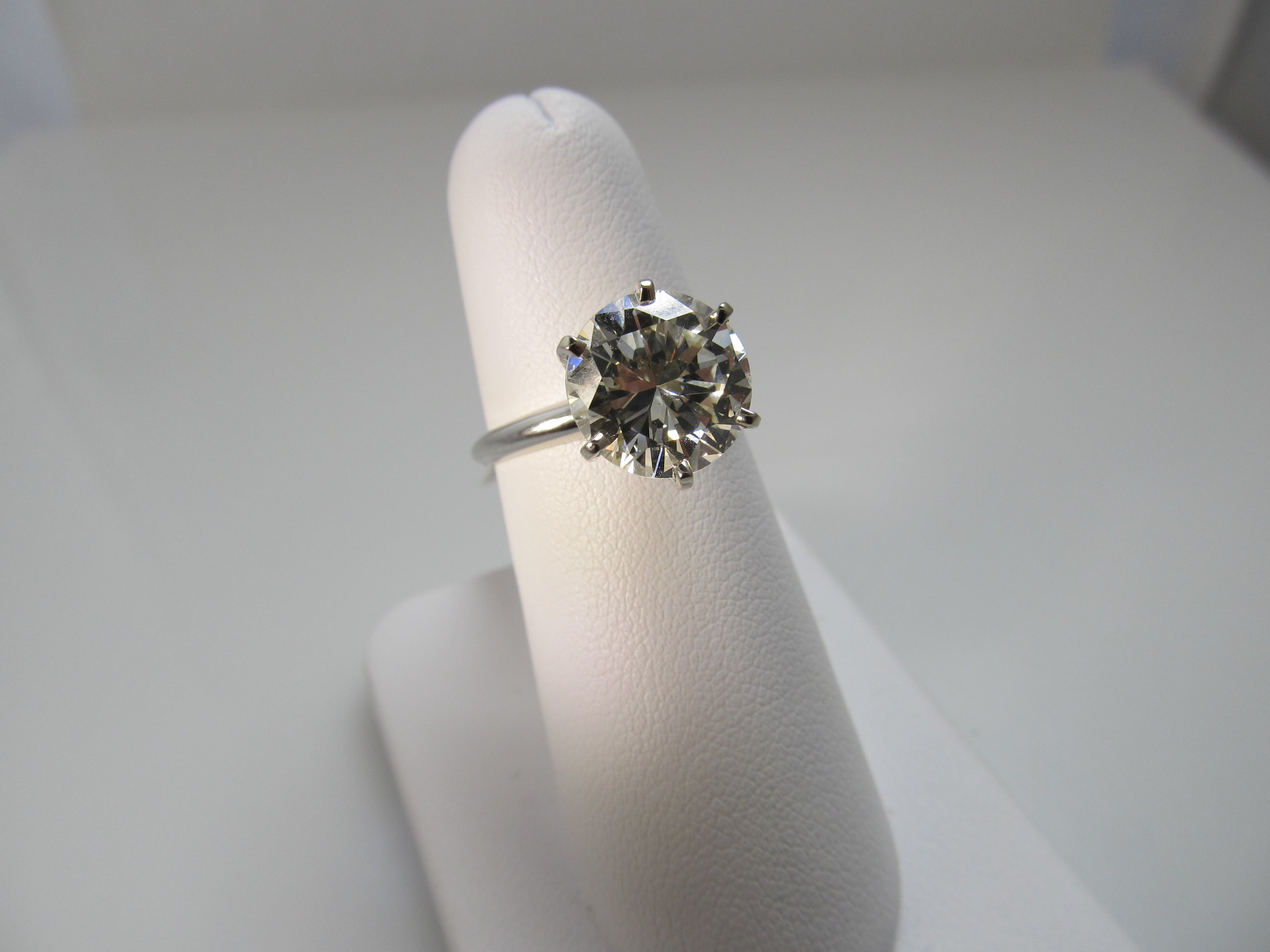 Fantastic 4.18ct diamond solitaire ring