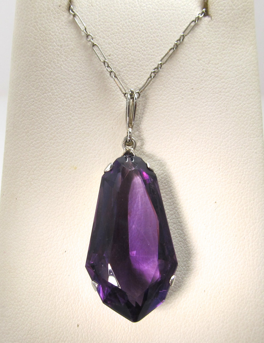 Art Deco 15.00ct amethyst necklace, circa 1920