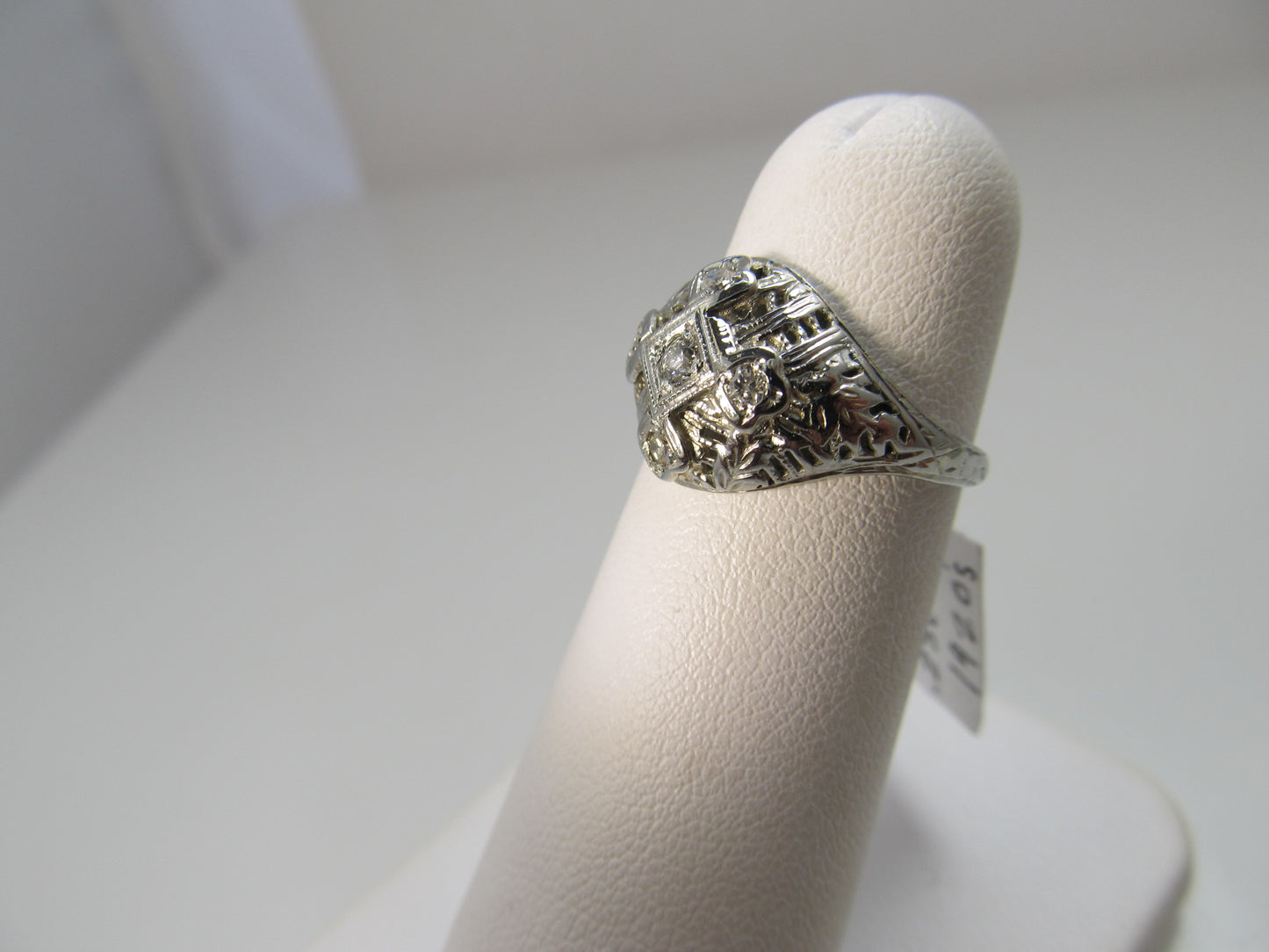 18k white gold filigree diamond dome ring
