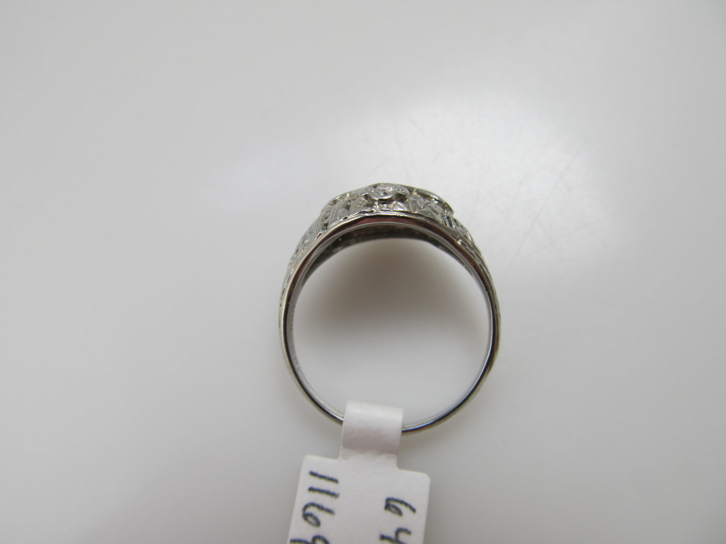 18k white gold filigree diamond dome ring