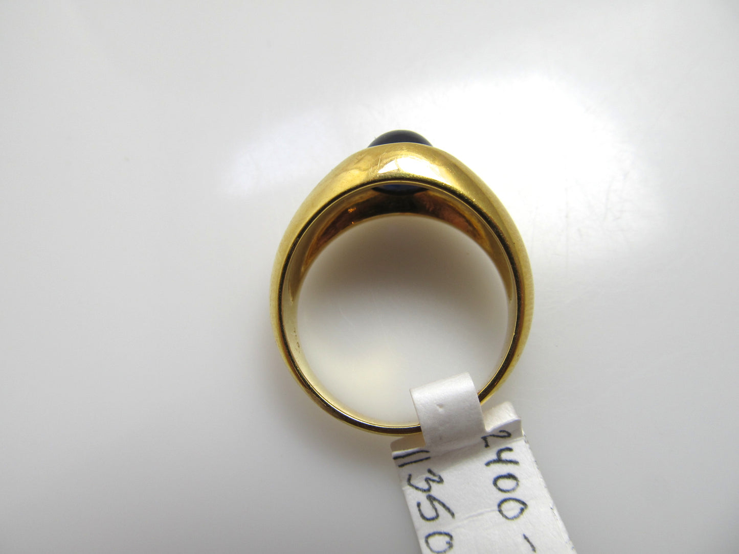18k yellow gold 1ct cabochon cut sapphire ring