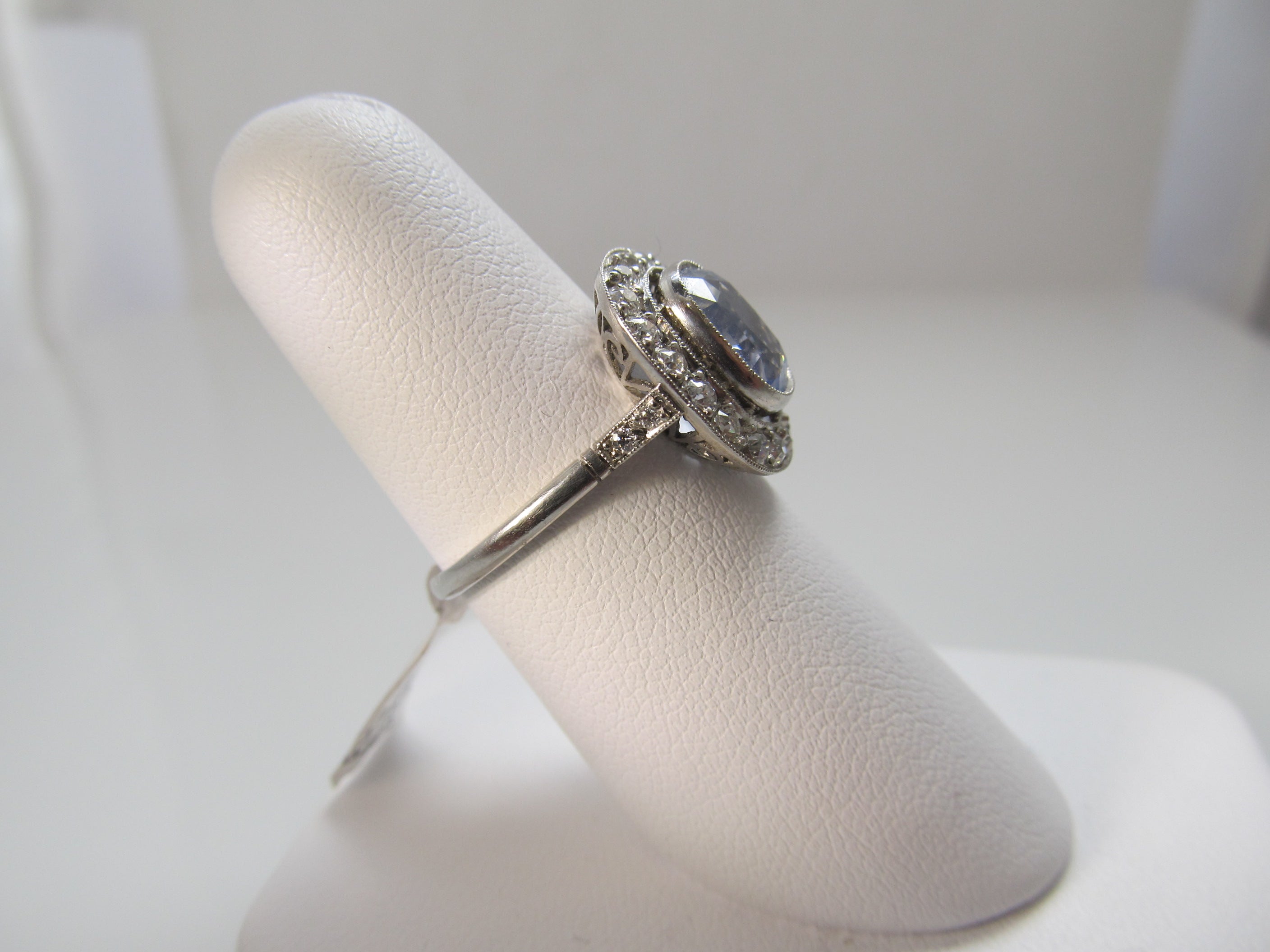 Antique platinum ceylon sapphire diamond ring