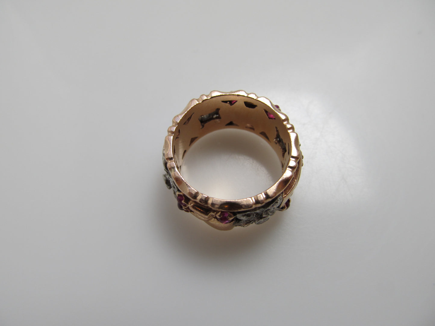 Vintage retro 14k rose gold band with ruby and diamond