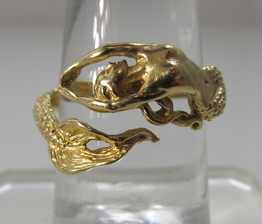 Detailed 14k yellow gold mermaid ring