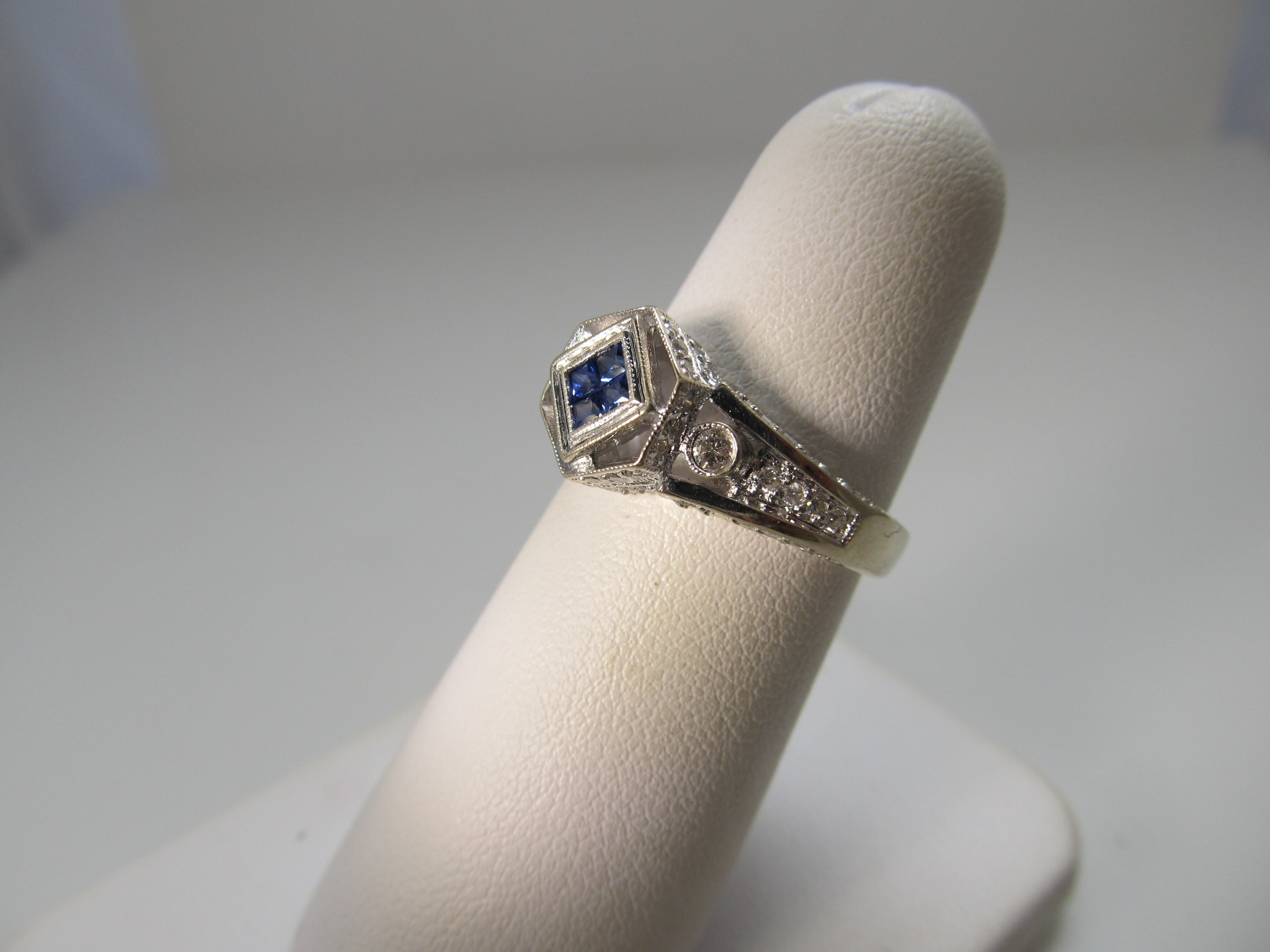 Modern 18k white gold sapphire and diamond ring