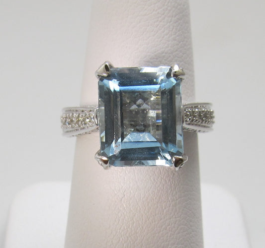 5.38ct aquamarine ring with diamonds in 14k white gold