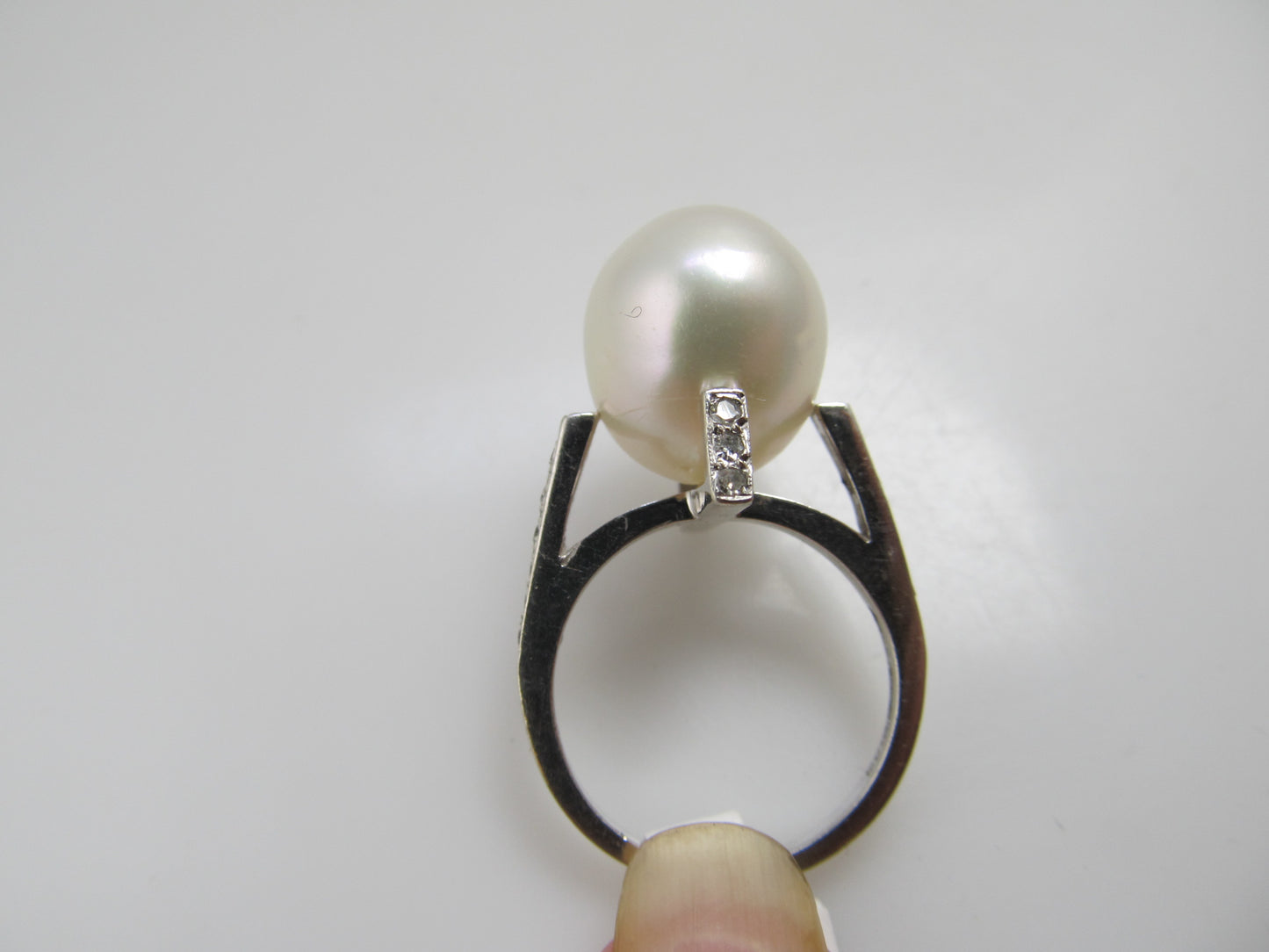 Vintage modern pearl diamond ring