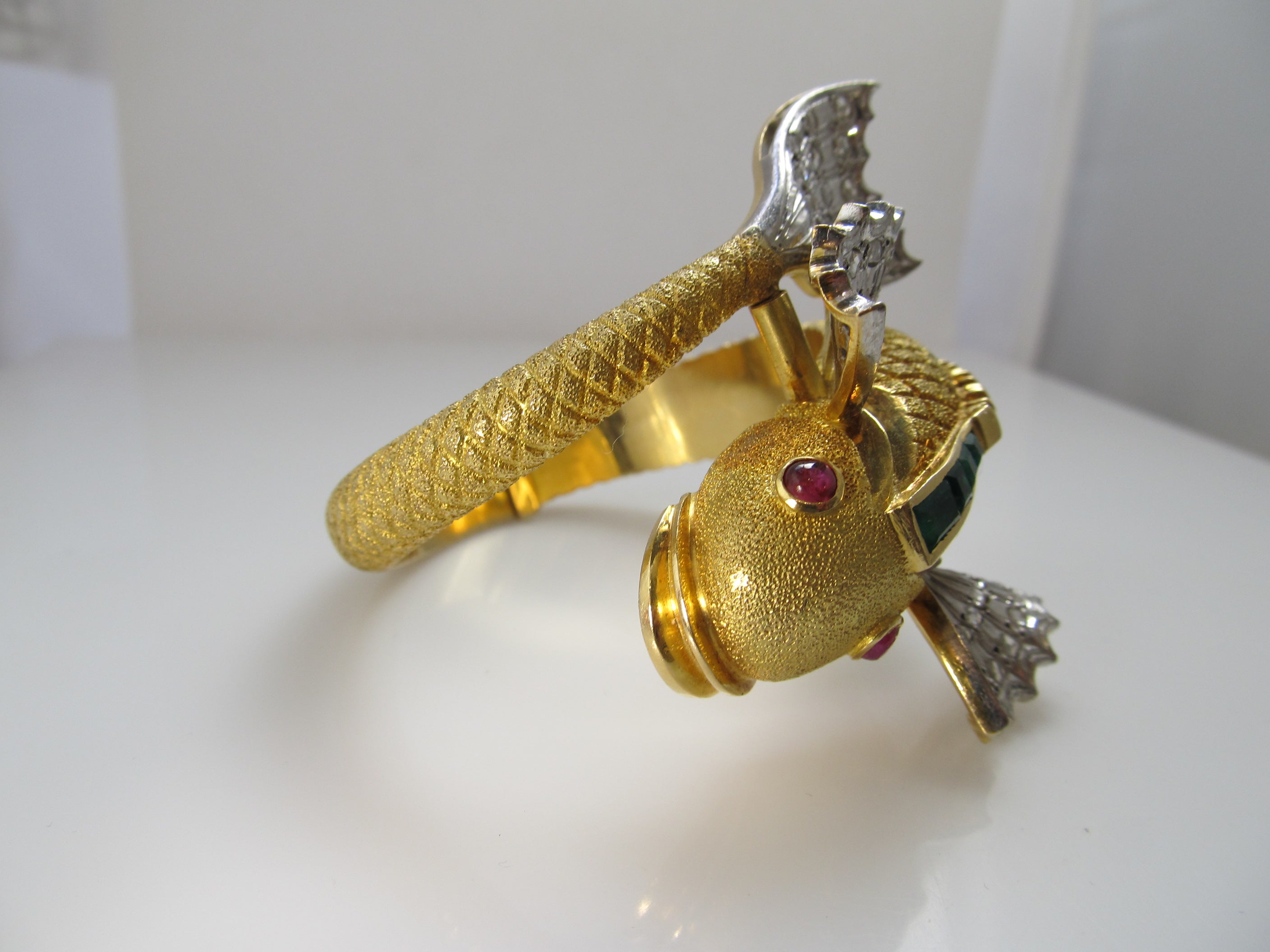 Amazing koi fish bracelet in 18k yellow gold