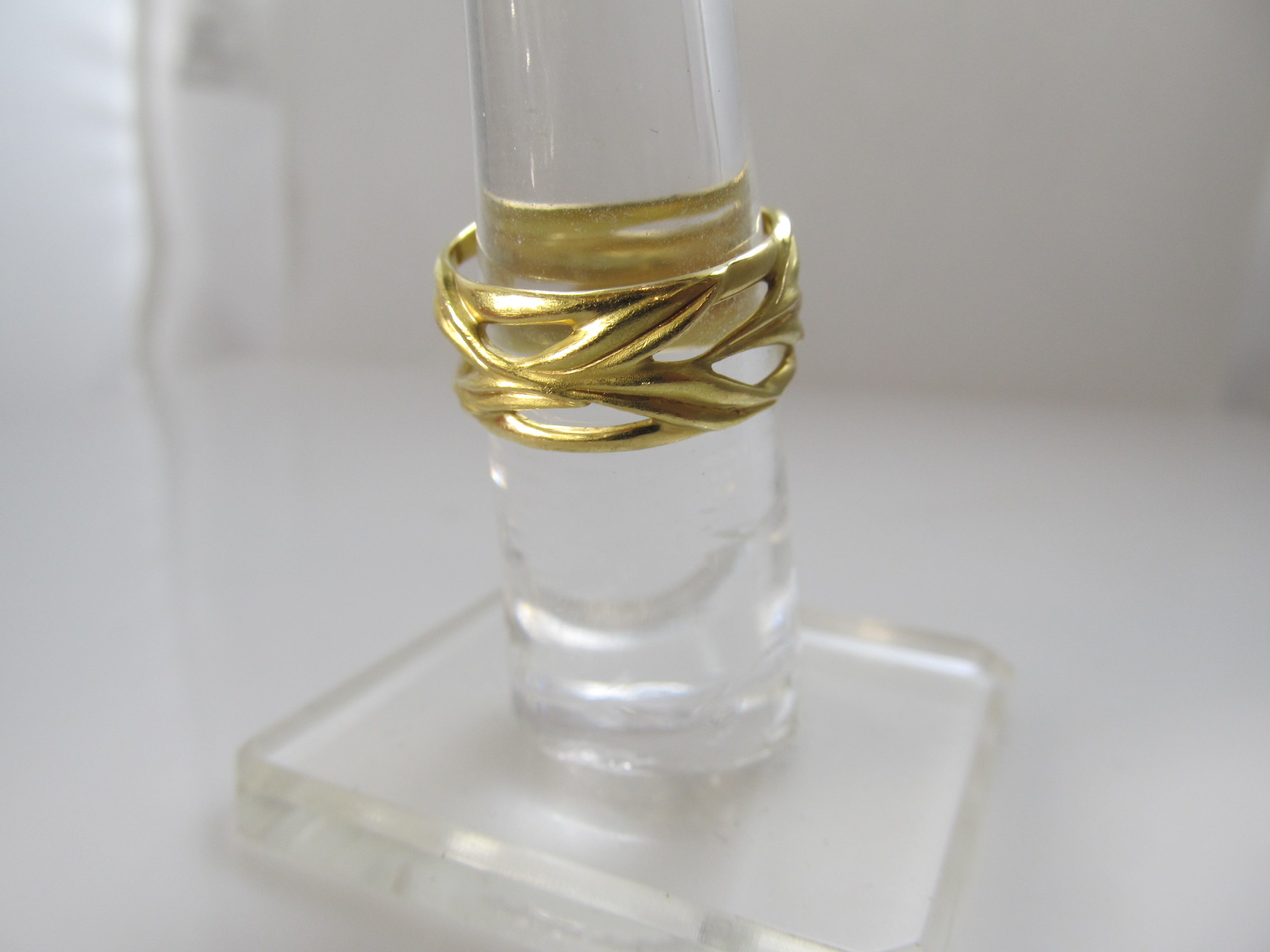 18k yellow gold leaf eternity band